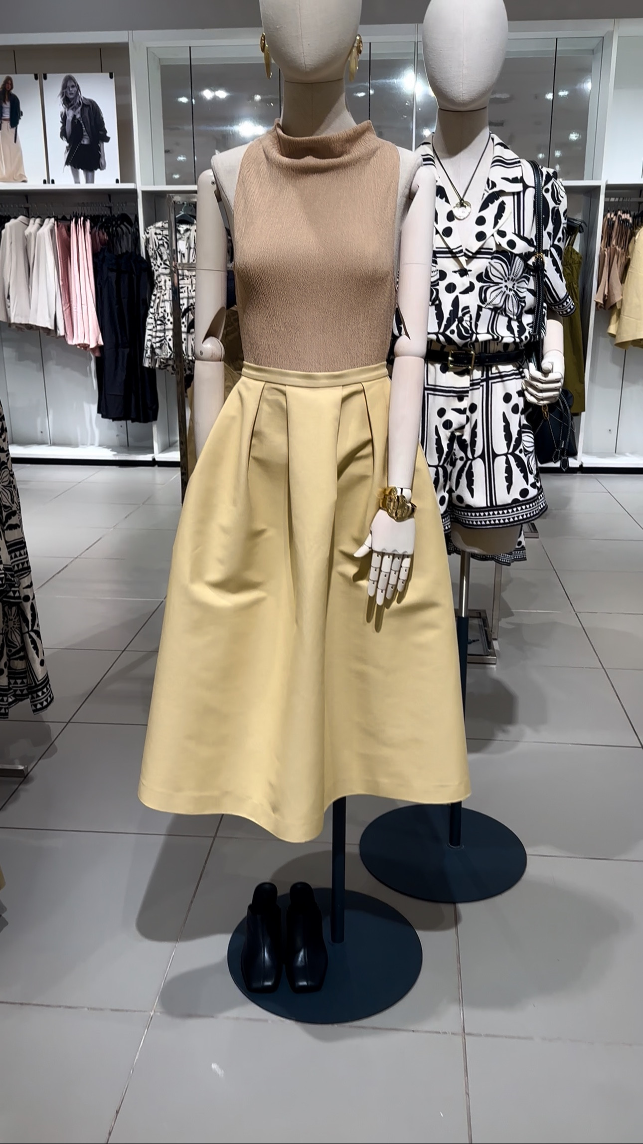 A structured midi skirt that makes you feel like you’re walking into a boardroom and a runway at the same time.
This H&M beauty brings elegance to everyday wear — the buttery shade, the cinched waist, the clean pleats… it’s all in the details.
I’d pair it with a fitted knit or a classic white blouse, loafers or slingbacks, and minimal gold jewelry for that modern, empowered woman vibe.
Linked the exact match and some alternatives for all styles!

#hmxme #ltkfashion #springstyle #skirtseason #chicvibes #elegantlooks #officeoutfit #modestfashion #feminineaesthetic


LTKAroundTheWorld 

#LTKspring #LTKworkwear