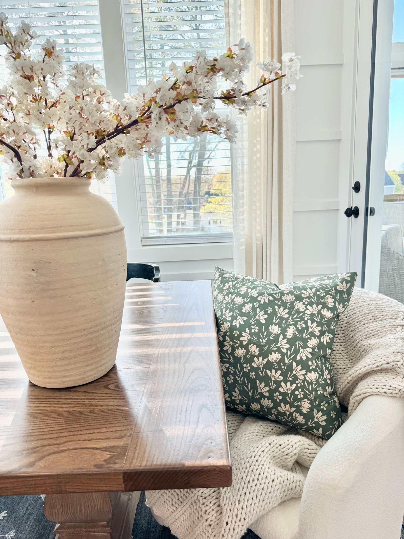 Cherry Blossom Florals! 

Spring florals 

Spring florals in my home, spring stems, cherry blossoms, Amazon florals, Amazon home, floral stems, days tulips, faux tulips, Amazon tulips, spring stems 

#LTKfamily #LTKhome #LTKstyletip