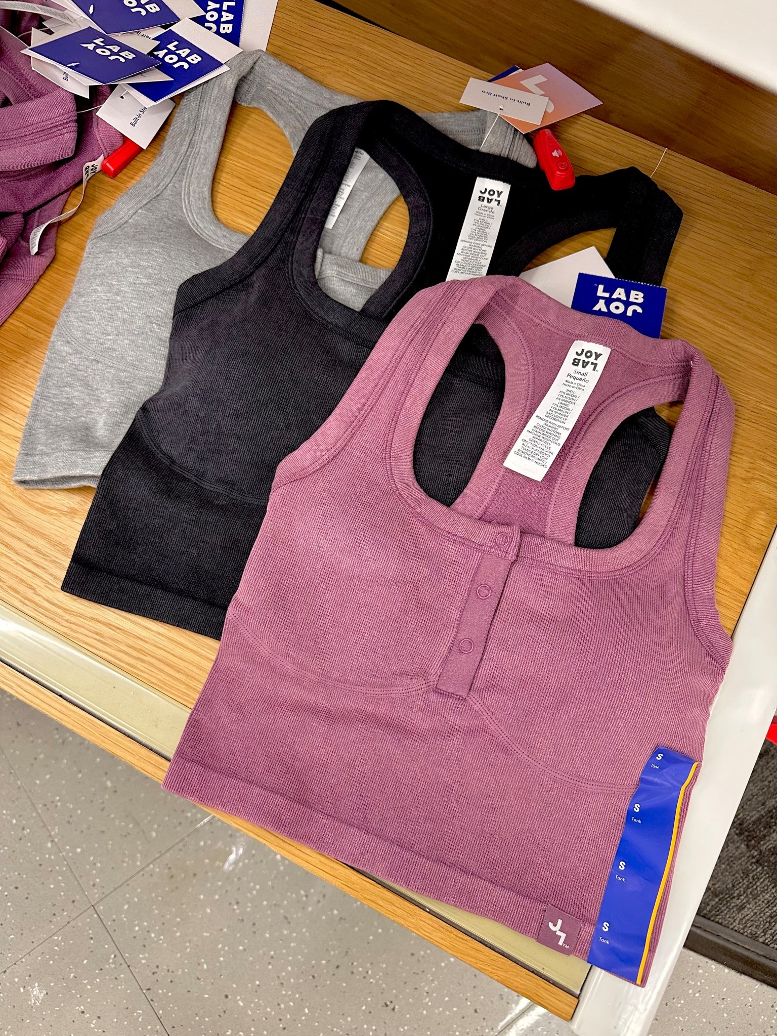 Seamless henley tank top

#LTKfitnessgoals #LTKActive #LTKFindsUnder50