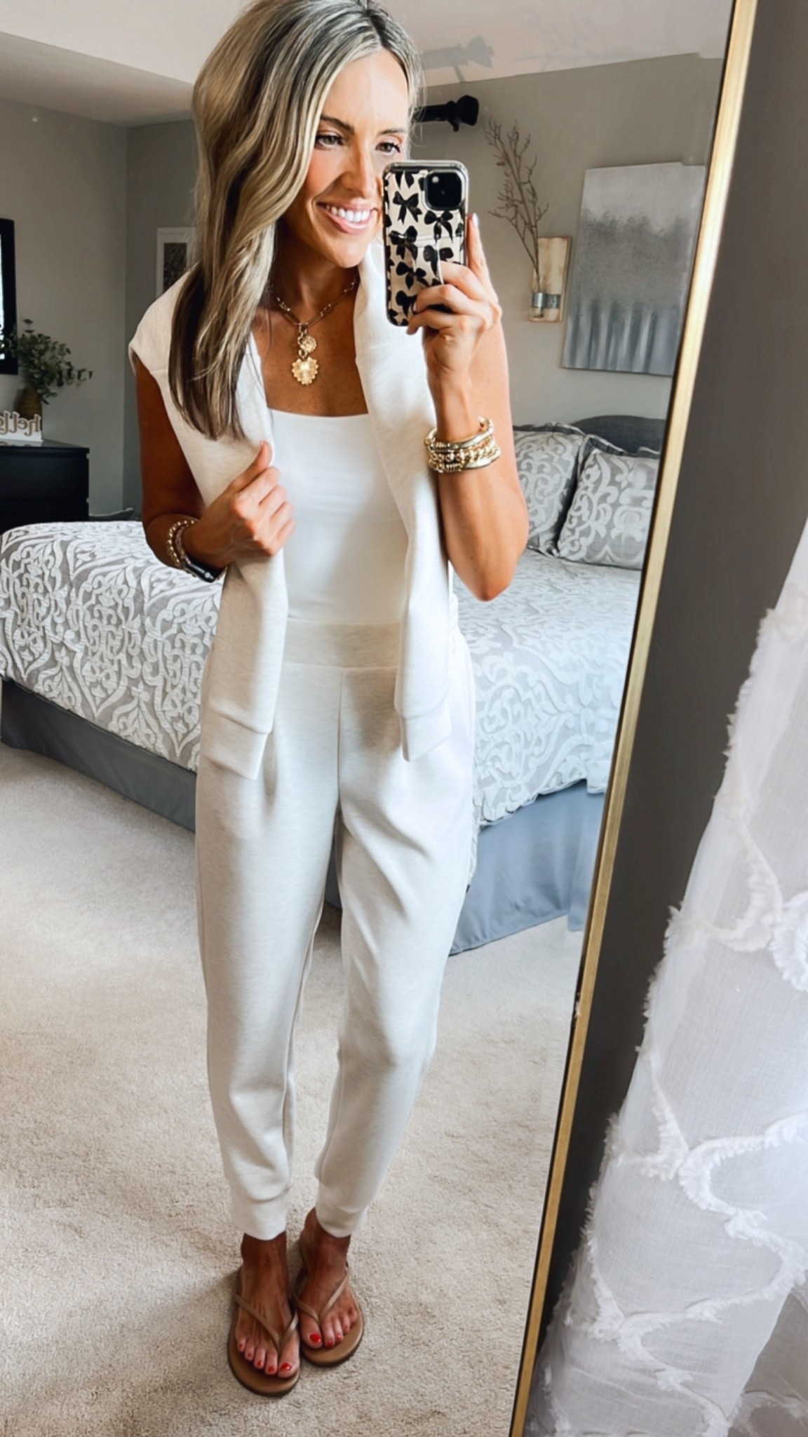 Matching set were going to love for fall! Super soft, luxe material. Comfy stretchy waistband and pockets! Comes in 4 colors & xs-4xl! Best part - only $17 each! 


#LTKPetite #LTKStyleTip #LTKFindsUnder50