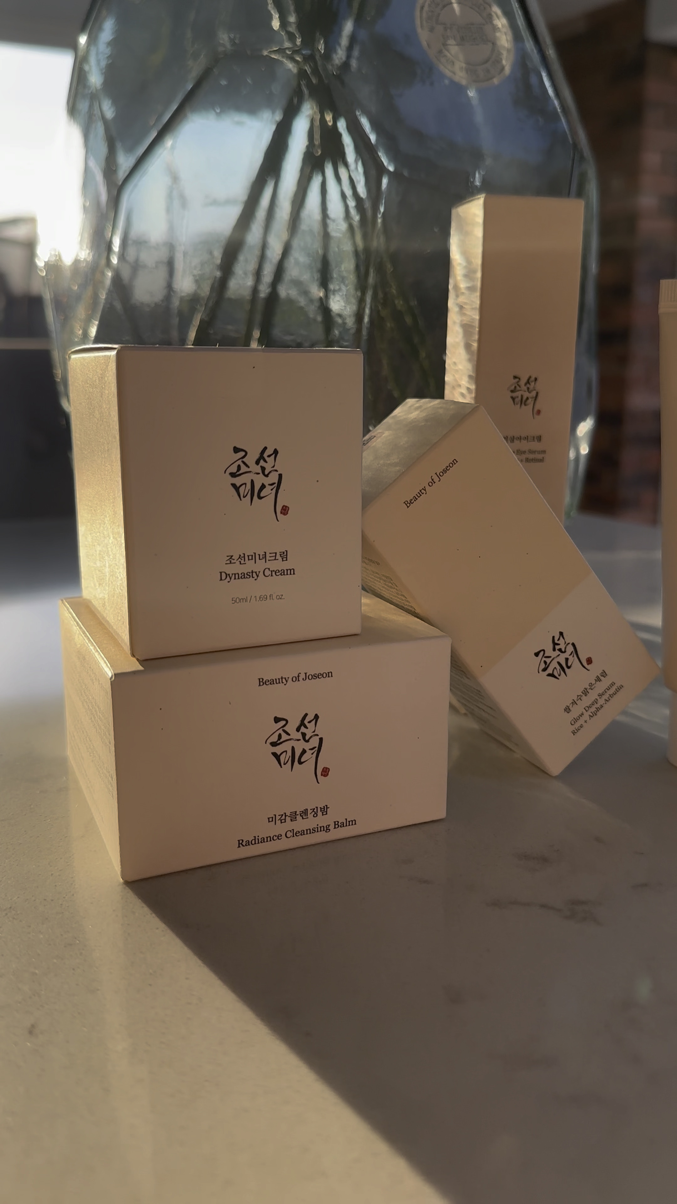 I’m super excited to be teaming up with YesStyle! Here we have the Joseon collection and seriously I just love it all!! My fave pieces are the relief sun which contains your factor 50 and the radiance cleansing balm. They are currently running a 20% off offer plus you can use my code to save an additional 5%
Save an extra 5% using code ASHCROFT20 at the checkout 🫶🏻



#LTKfindsunder50 #LTKsalealert #LTKbeauty