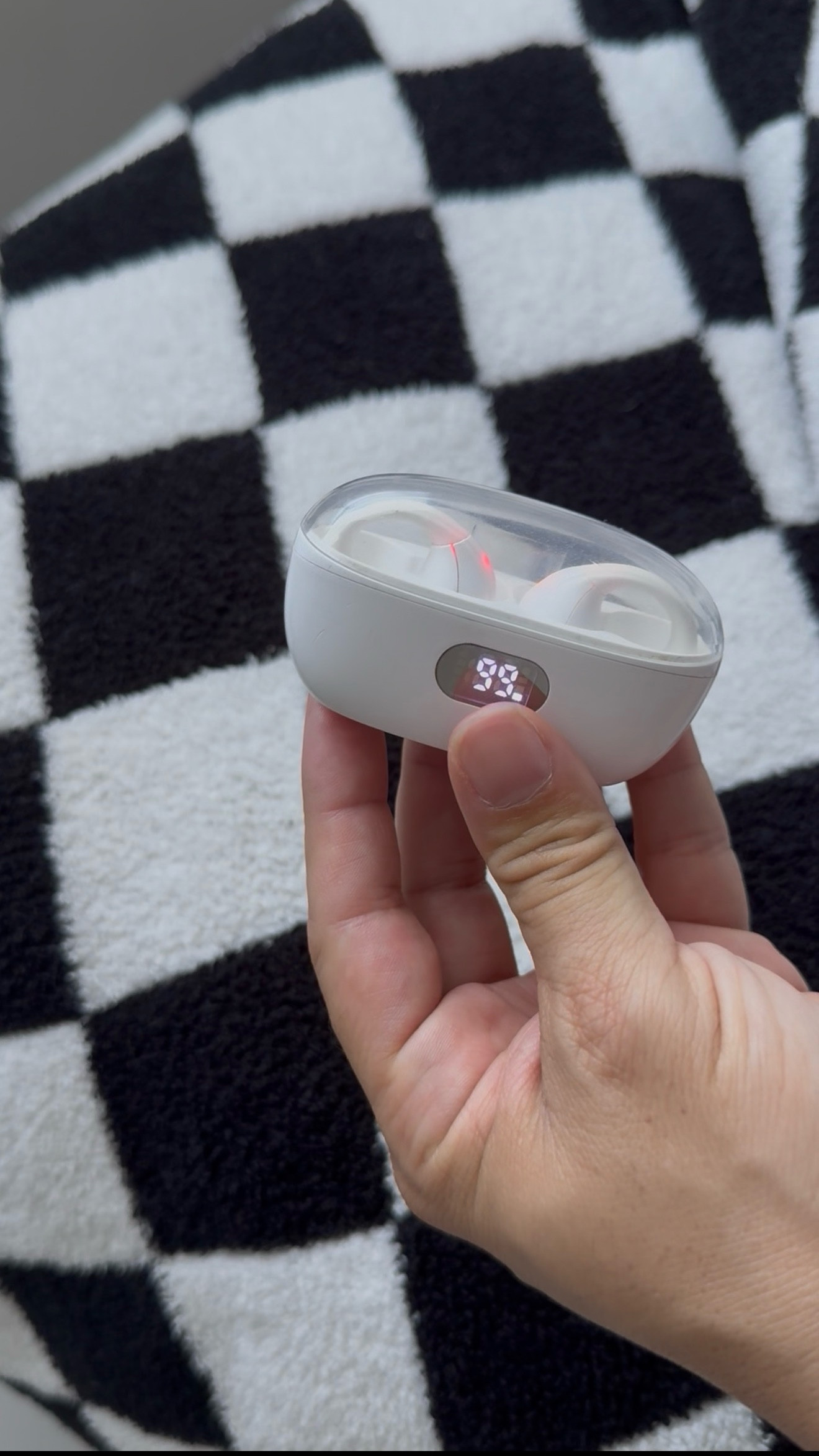 Audífonos de clip 

#LTKmomlife #LTKdayinmylife