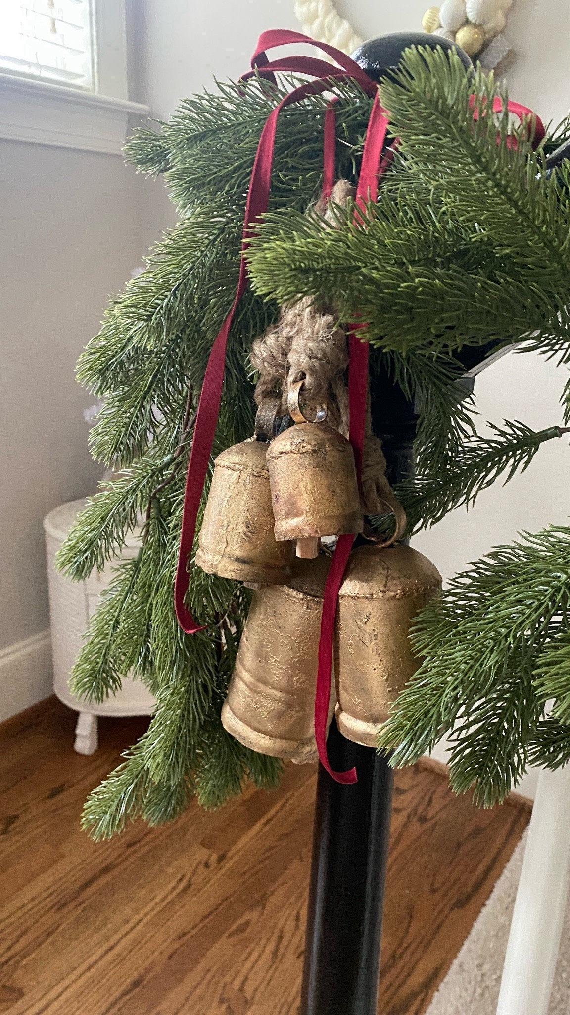 Dressed up my staircase with festive holiday flair by adding this gorgeous pre-lit garland and gold bells from Amazon! Loving all the cozy Christmas vibes. 

Christmas decor | holiday decor | christmas garland | christmas bells | staircase decorating ideas 