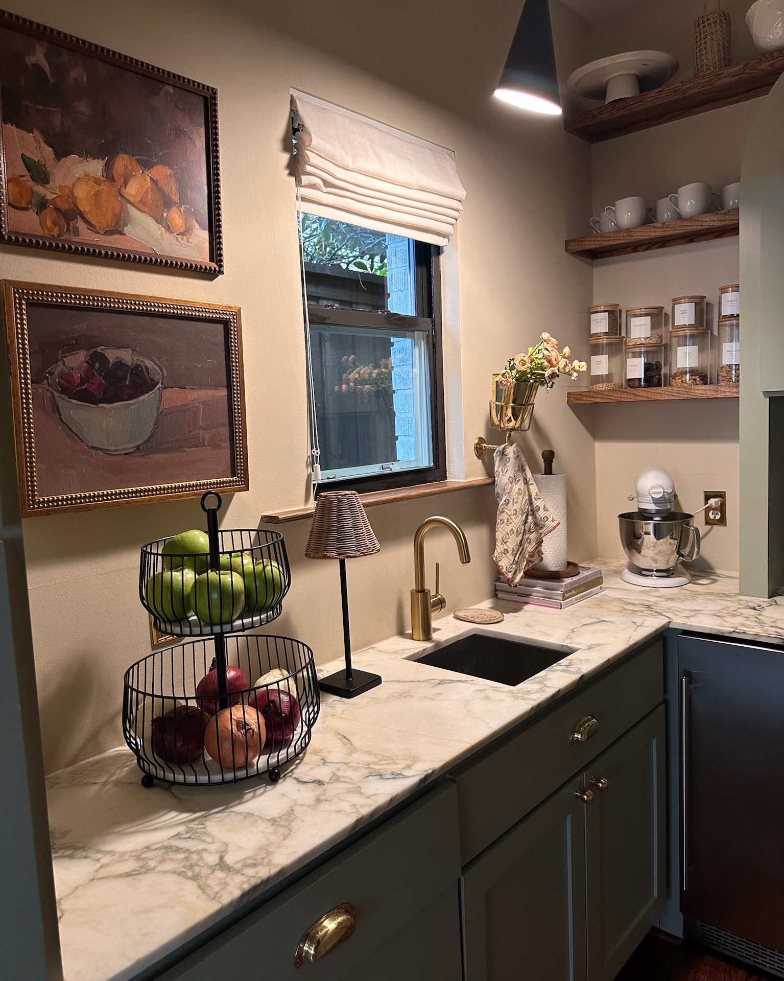 My Butler's Pantry🍋
Butlers pantry/ kitchen decor/ pantry decor/ home decor / kitchen appliances/ kitchen organization/ pantry organization



#LTKFamily #LTKHome #LTKWatchNow