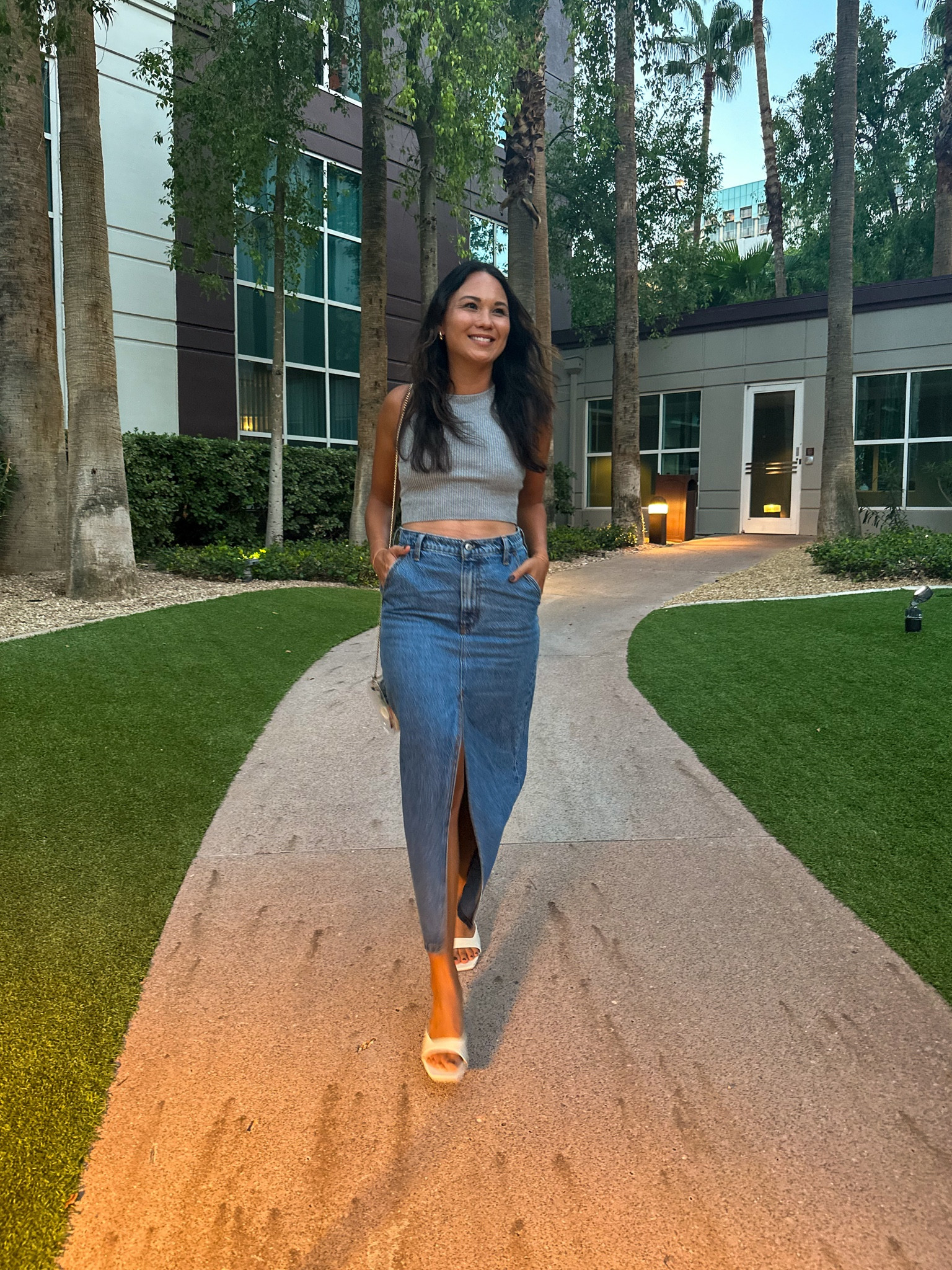 Jean skirt, clear purse 

#LTKstyletip #LTKfindsunder100 #LTKparties