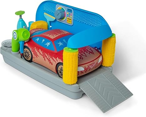 Melissa & Doug Spray & Shine Car Wash Color-Changing Water Toy Play Set Boys and Girls 3+ | Amazon (US)
