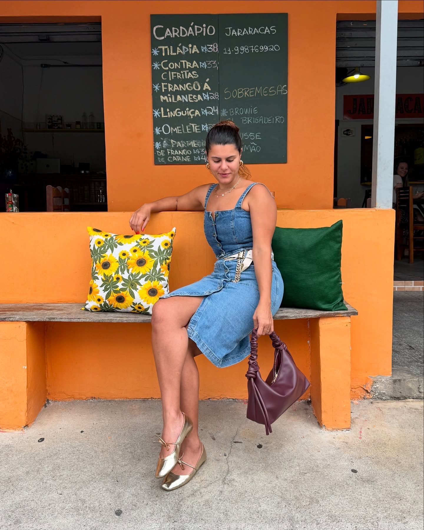 ~ um tour pelo bairro para descobrir pfs novos 🤌🏽😋🍛🌯

Créditos do look: conjunto jeans @cea_brasil (muito antigo)/ cinto + sapatilha @cea_brasil / bolsa vinho @mindse7cea 

Meus Cupons de descontos ativos:

C&A - Código Consultora: kamivogel 10% off acima de 149,00
Renner - Cupom: KAMISVOGEL 10% off apenas pelo meu link da bio
Farm - Código Consultora: 7A7213 10% off + frete grátis
YouCom - Cupom: KAMISVOGEL 10% off apenas pelo meu link da bio
Riachuelo - Cupom: VITRINE 10% off acima de 99,00 apenas pelo meu link da bio
Pantys - Cupom: KAMISVOGEL 10% off acima de 150,00.

_
#ltkbrasil #ltkbeleza #ltkcurvas #lookdodia #lookinspiração #vestido #achadinhosrenner #achadoscea #mind7cea