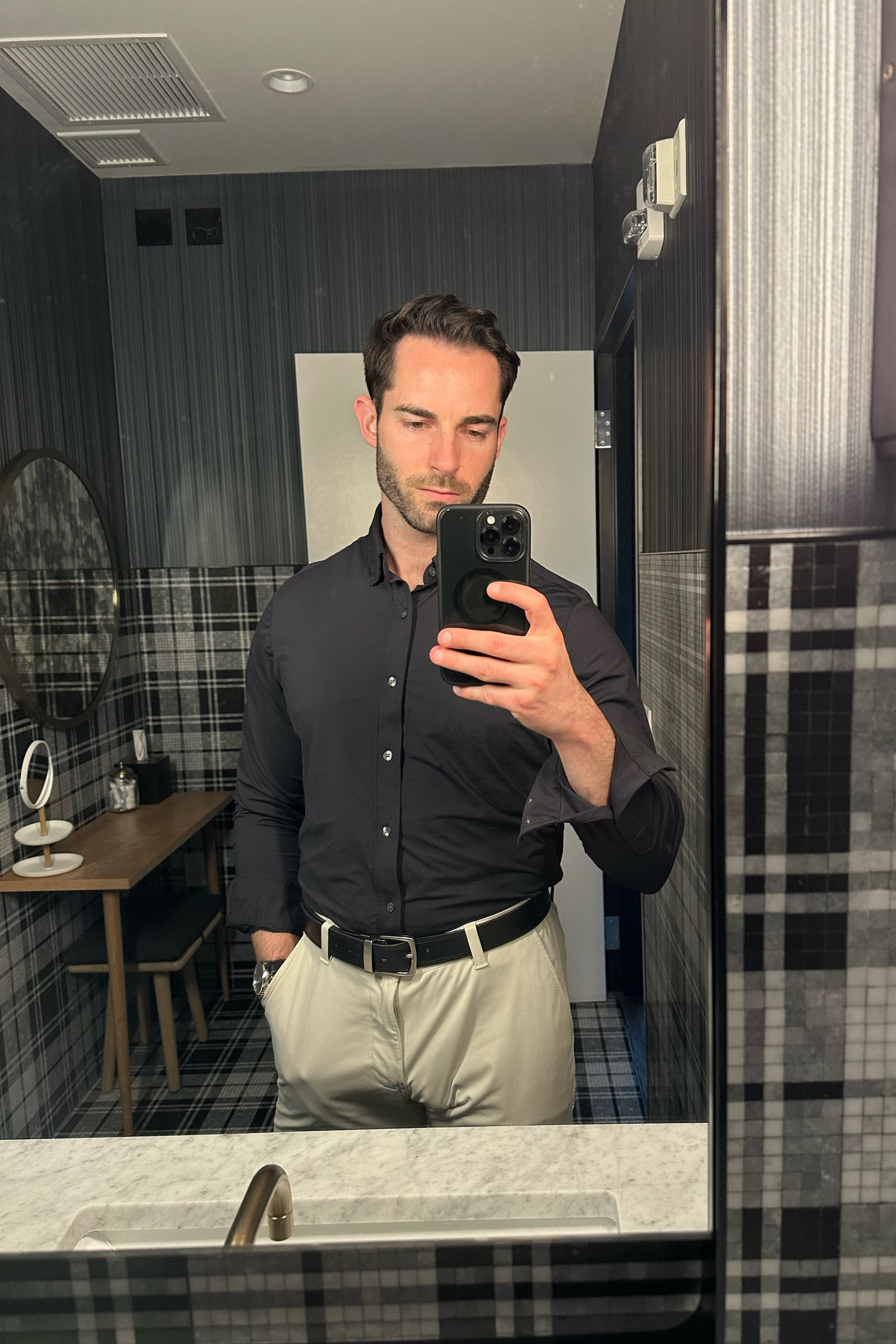 Date night outfit. Men’s outfit simple, button-down, and commuter pants from rhone . I’ll go to outfit that you can wear so many ways.


#LTKstyletip #LTKmens #LTKfindsunder50