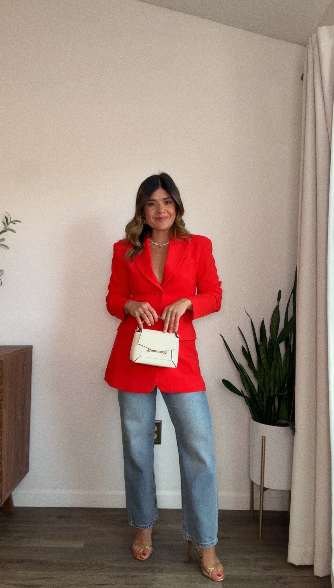 Such a chic look! Love how this blazer look with these jeans!
Blazer size xs
Jeans size 25

#LTKootd #LTKSeasonal #LTKWorkwear