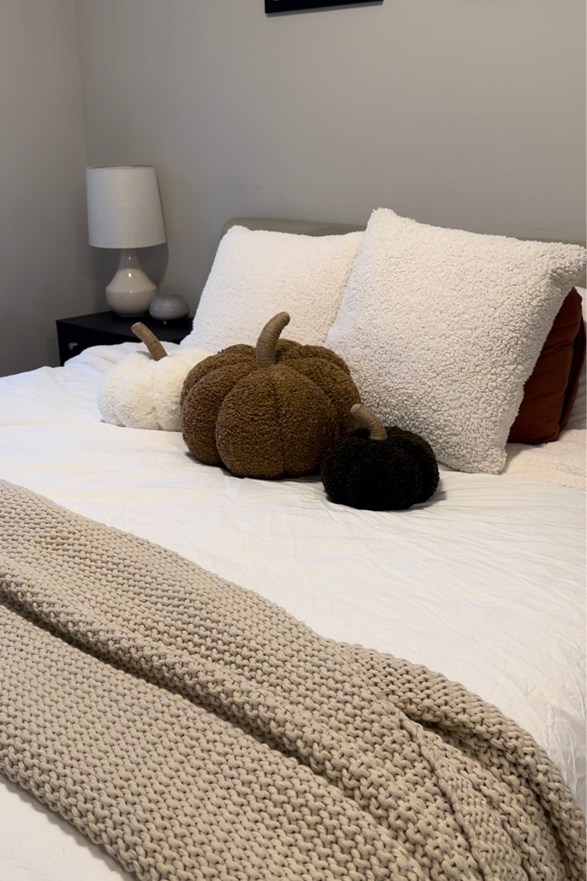 the coziest bedding for fall!🧸🧦