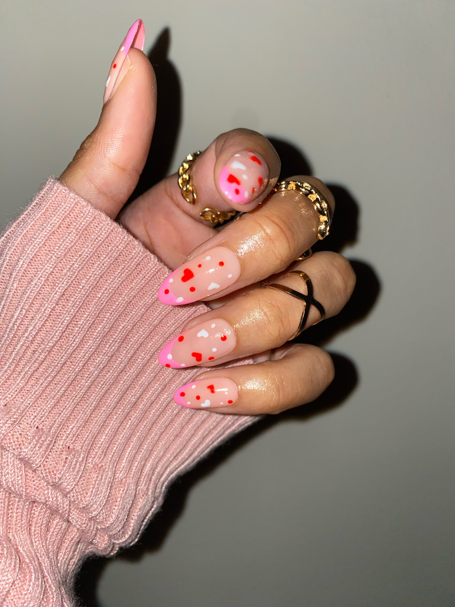 Tiny heart pink Valentine’s Day nail inspo

#LTKFind #LTKbeauty #LTKGiftGuide