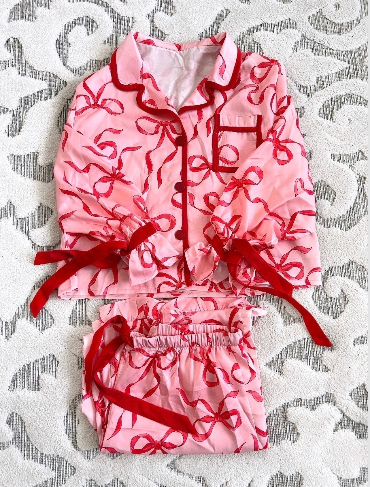 Holiday pajamas under $50

#LTKSeasonal #LTKOver40 #LTKSaleAlert #LTKTravel #LTKgrwm #LTKootd #LTKMidsize #LTKHome #LTKU #LTKmomlife