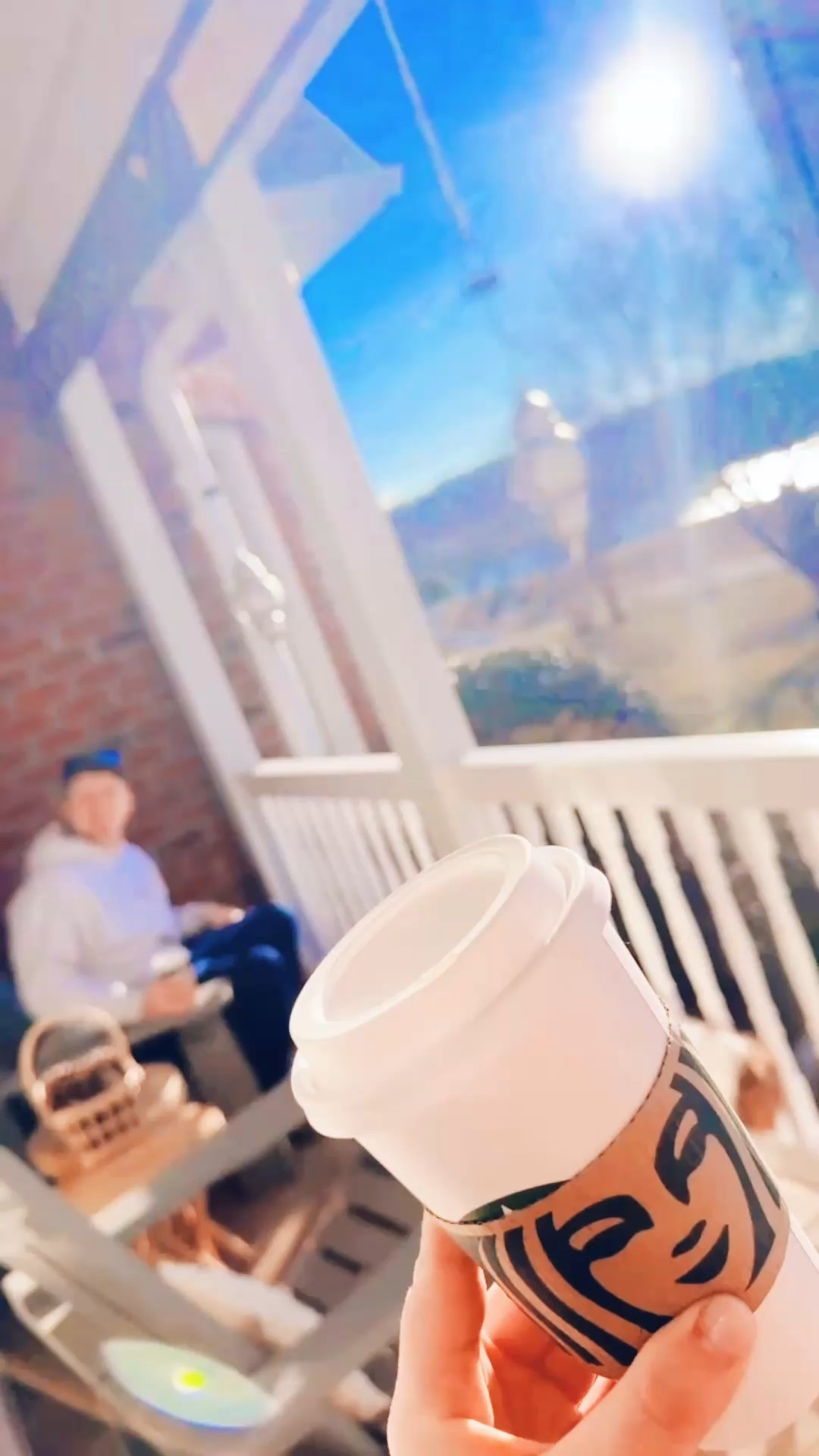 my favorite kind of slow saturday morning coffee date ☕️💘