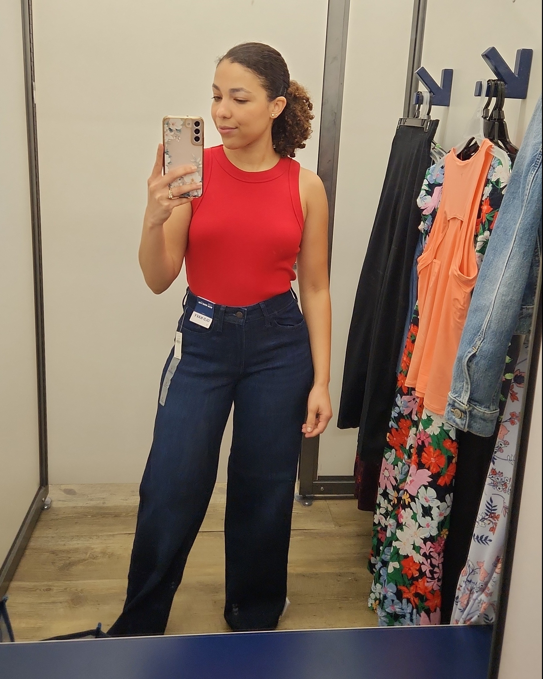 I will be wearing this tank top all summer ☀️ Old Navy finds: red tank top, high rise flare jeans Summer outfits ☀️

#LTKSeasonal #LTKfindsunder50 #LTKstyletip