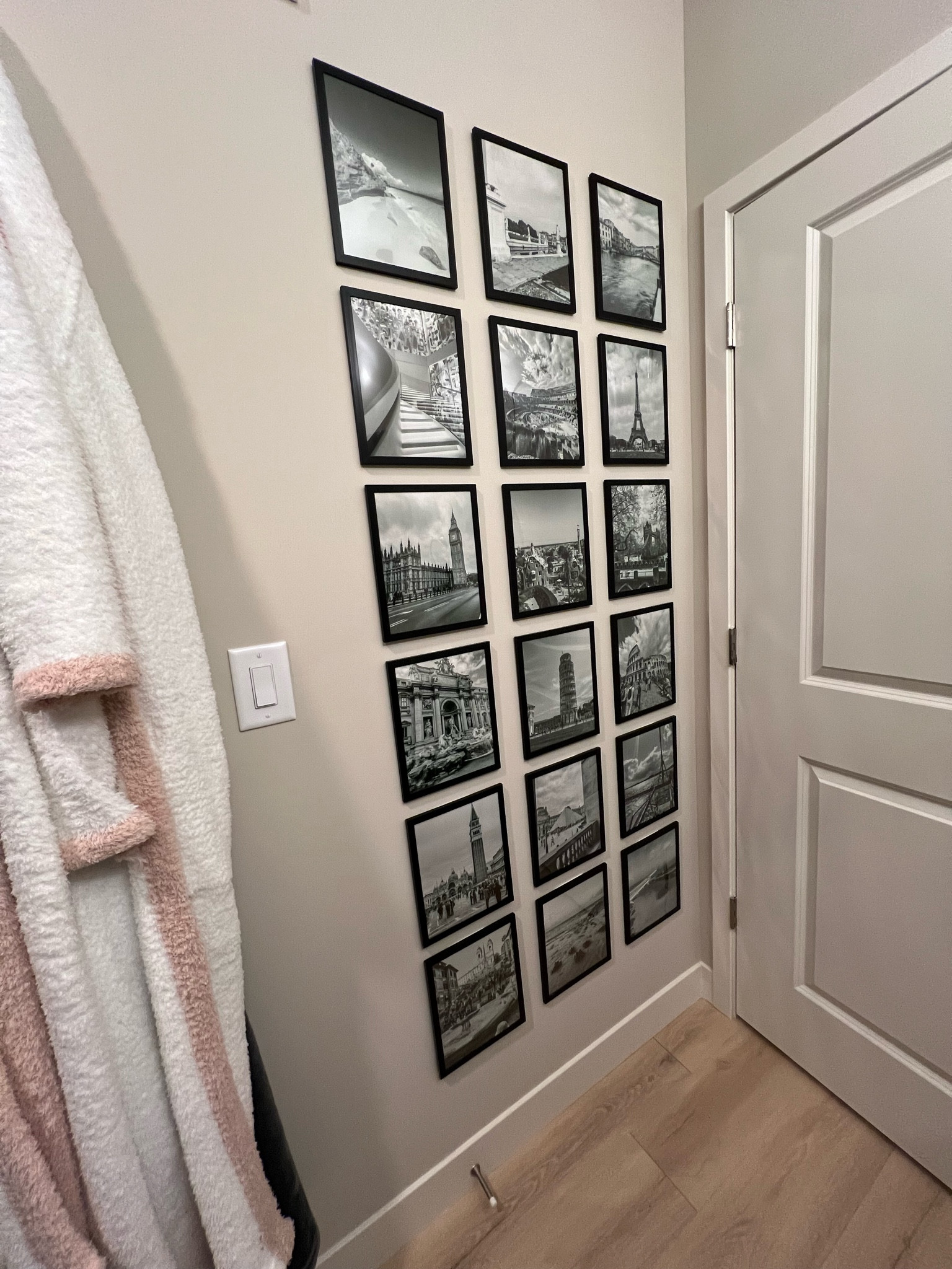 More art for the bathroom✨

#LTKFindsUnder50 #LTKHome #LTKTravel