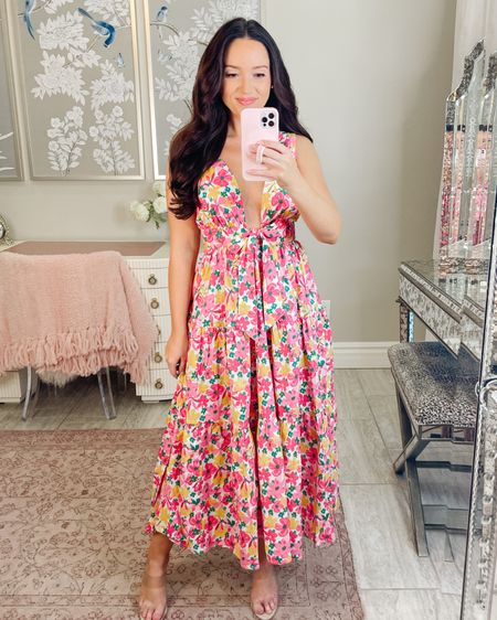 This floral sundress / midi dress from red dress boutique would be perfect for spring and summer! Also perfect for vacation, wedding guest dress and bridal showers!  




#LTKunder100 #LTKstyletip #LTKSeasonal