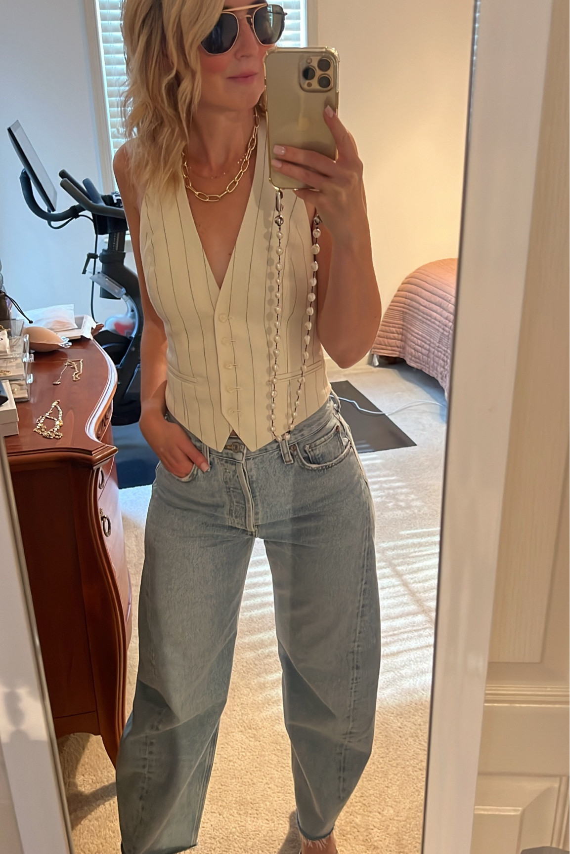 The absolute best jeans that go with everything b



#LTKTravel #LTKStyleTip #LTKSeasonal