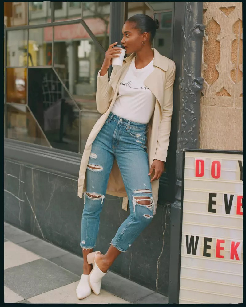 Curve Love High Rise Mom Jeans | Abercrombie & Fitch US & UK