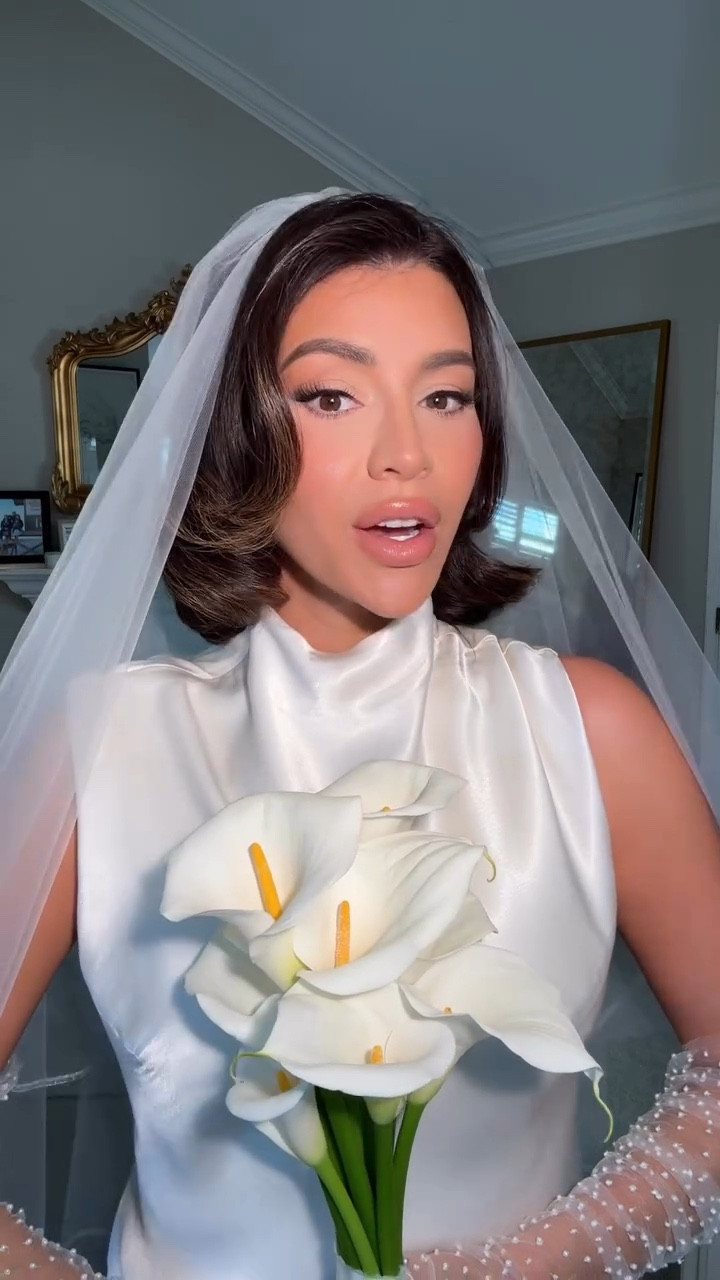 Links to my whole look head to toe! I spent $900 (including accessories and shoes) on this whole look thanks to @Anthropologie ! Everything was so timeless and chic. I went for a conservative Kennedy look. 

#brides 
#bridal
#bridalinspo 
#bridaldress 
#bridalaccesories