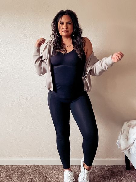 { honeylove shapewear ❥ 

use BETHANYPETE at checkout to save on ALL Honeylove shapewear pieces. 

• Honeylove LiftWear Cami in Vamp - XL
*could definitely do a Large  
• Honeylove Leggings 2.0 in Jet Black - M 
• Nike Gamma Force Casual Sneaker in White, Phantom - 8.5 

Midsize Athleisure . Casual Midsize Style . Modern Rez Girl Aesthetic . Native American Content Creator } 

#LTKfindsunder100 #LTKmidsize #LTKstyletip