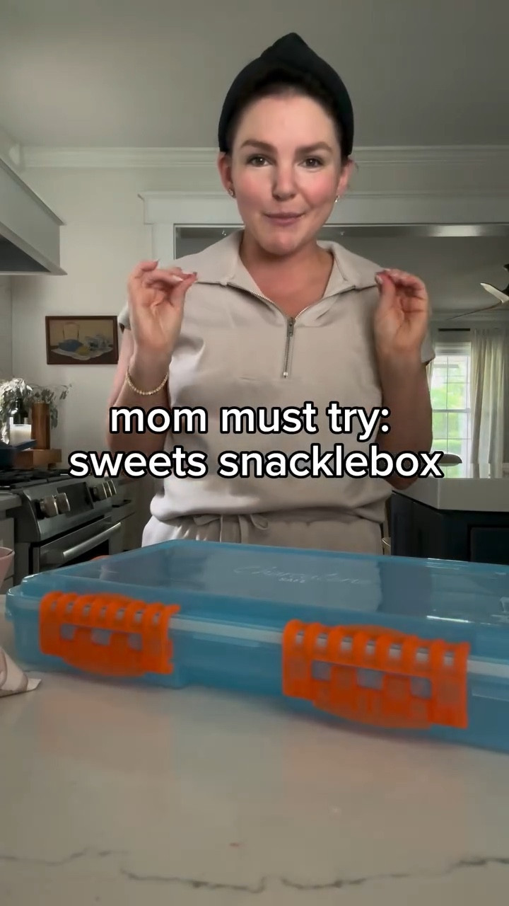 ☀️almost summer which means its snacklebox season! 

whether you’re dragging siblings to a sporting event, heading to the pool, having a picnic, road tripping or just want to switch your snacking up a bit, a little treat tray is the way to go 💃

🤤 I added some berries, gummies, granola bars & @sweetchaossnacks Drizzles - it’s coconut-oil popped sweet & salty kettle corn topped with delicious drizzles in some ridiculously good combos… 

• Black & White (dark + white chocolate drizzles)
• Peanut Butter Cup (dark chocolate + peanut butter drizzles) 
• Cake Batter (cake batter + sprinkles drizzles)

❓which Sweet Chaos Drizzle would you eat first? 



#sweetchaospartner #poppedtoperfection #momlife #snacklebox #snacksonsnacks #snackhack #baseballmom #sportsmom #momsover30 #millennialmom #realmomlife

#LTKHome #LTKFamily #LTKKids