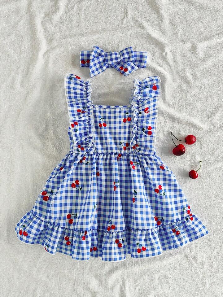 Vintaside Kids BabyboyBabygirlThis Halter Dress, In A Pink And White Plaid Design, Is Paired With A Lovely Strawberry Print For A Fresh And Natural Vibe. The Shoulder Of The Dress Is Decorated With Ruffles, Which Perfectly Interprets The Summer Fashion And Elegant Lively And Lovely Atmosphere. A-Line Type, The Use Of Light And Breathable Fabric, Suitable For Holiday Parties, First Year Wedding, Scenic Spots, Photos And Other Occasions To Wear | SHEIN
