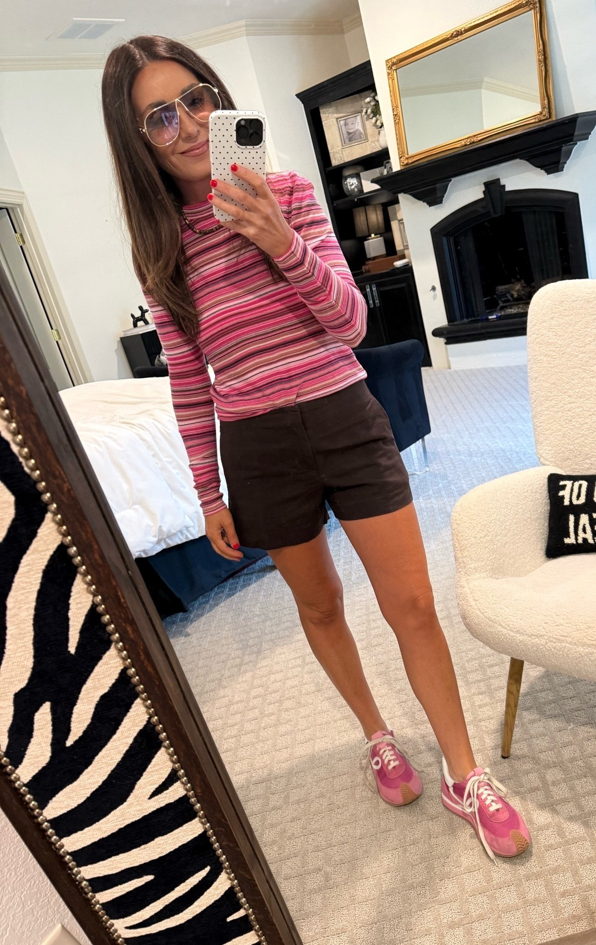 🩷🤎🩷🤎 

Shirt: extra small
Shorts: 0

Pink sneakers
Brown shorts
Gap
Linen shorts
Pistola
Pink and brown
Spring outfit
Summer outfit
Mom outfit

#LTKootd #LTKSeasonal #LTKOver40