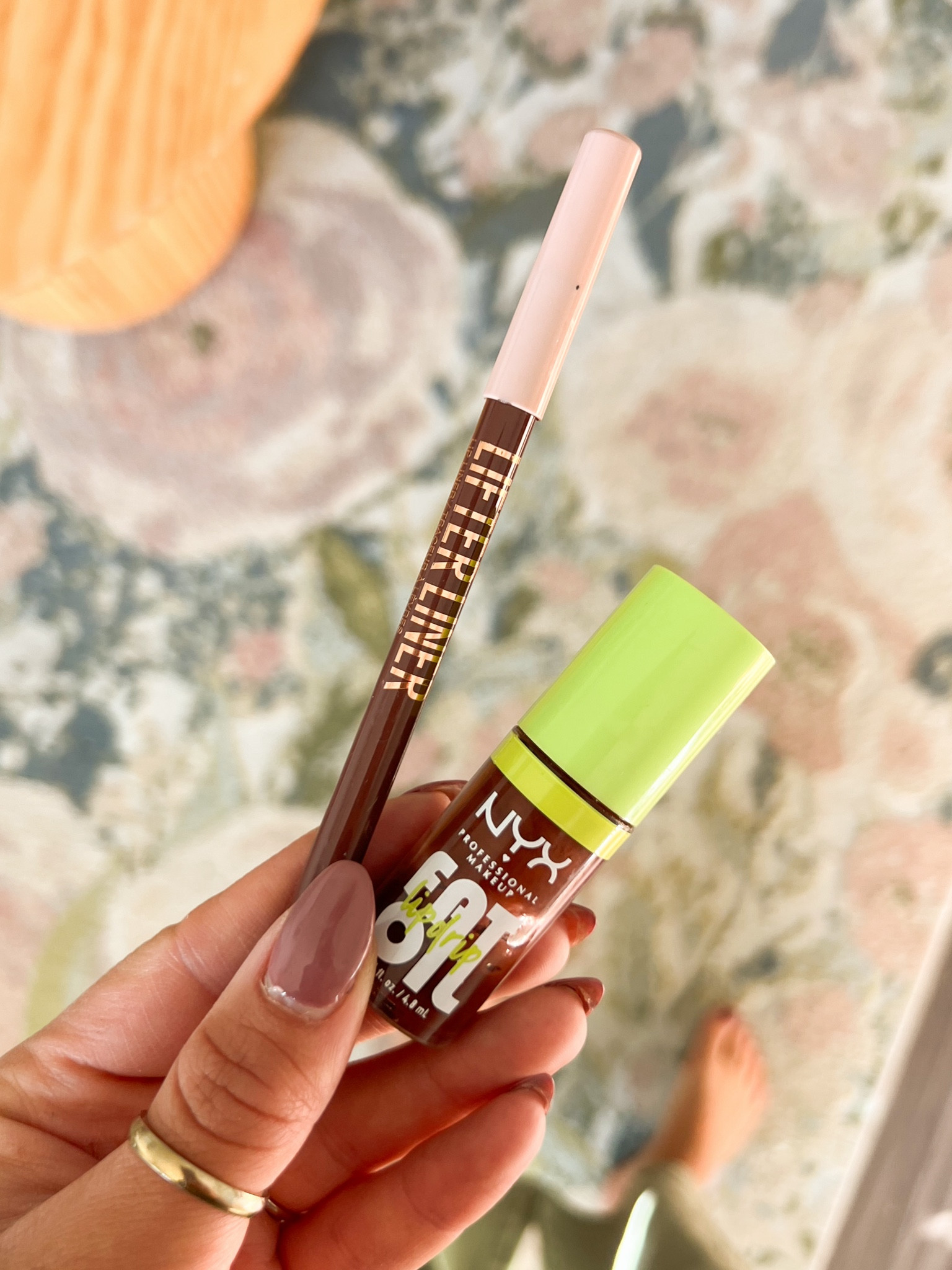 Drug store fall lips 🤎💋 when I say this is my favoriiiiiite combo lately I’m not lying. SO. GOOD  