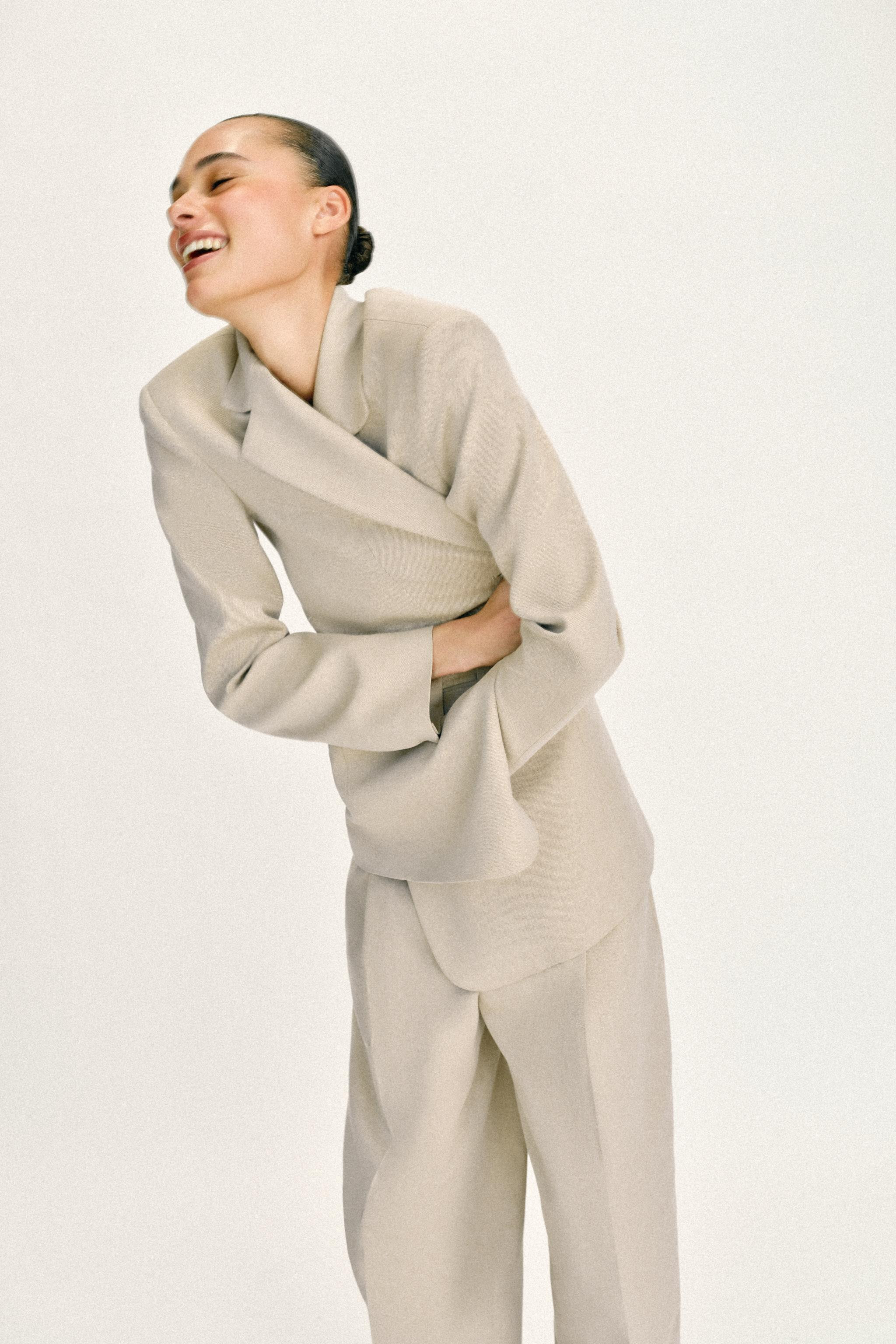 STRAIGHT FIT BLAZER WITH SHOULDER PADS AND TWO BUTTONS | Zara UK