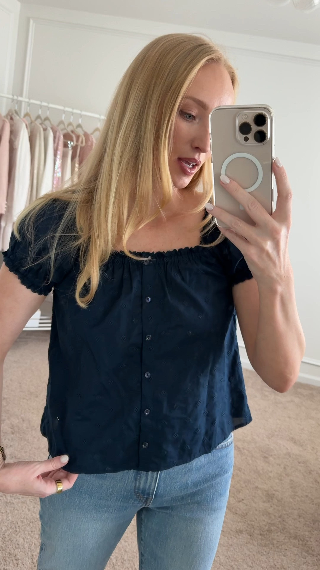 Here’s the XS in the same top as the floral I just posted! I’m wearing a size 27 in the jeans and I’m 5’5’’ for height reference.

#LTKxMadewell #LTKSaleAlert