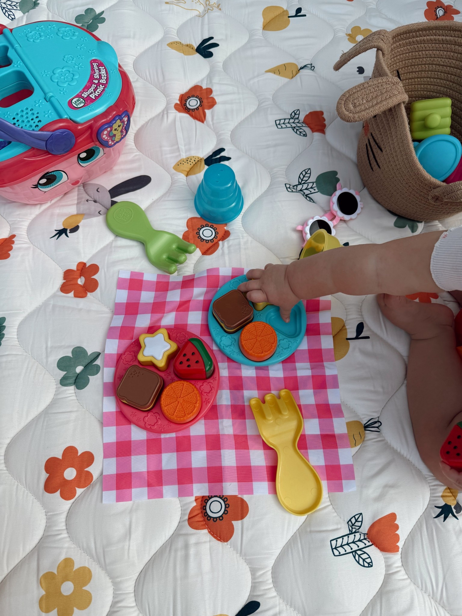 toddler toys my baby girl has been LOVING. perfect gift for easter 🩷 this little play picnic basket has been a daily toy that has been keeping my daughter busy

#LTKdayinmylife #LTKmomlife #LTKKids