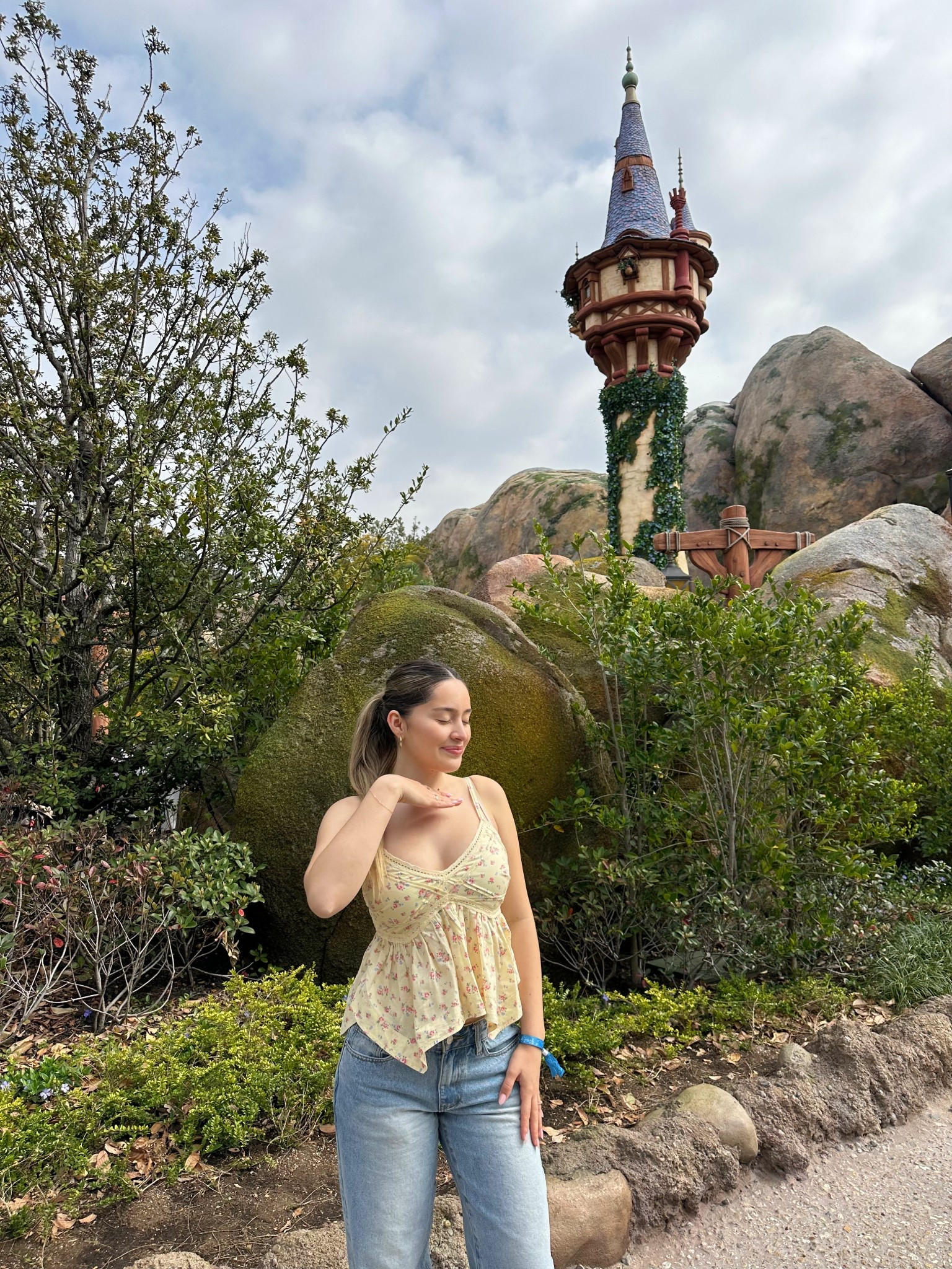 Tokyo Disney sea ootd 🫶🏻 (the jeans are from white fox, but I linked a similar option) 

#LTKTravel #LTKStyleTip #LTKSeasonal