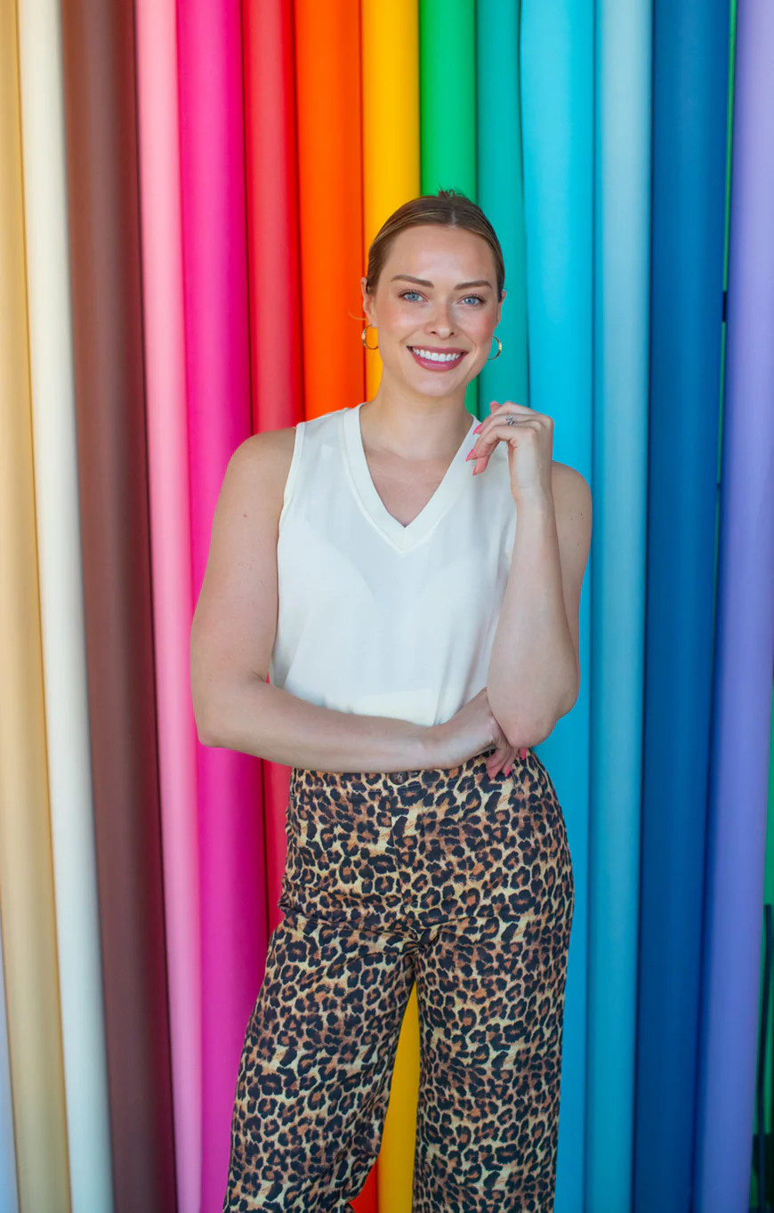 [Ellevate Basics] Alice Breeze V-Neck TankApple Green - Spring / Small | MyEllement Boutique