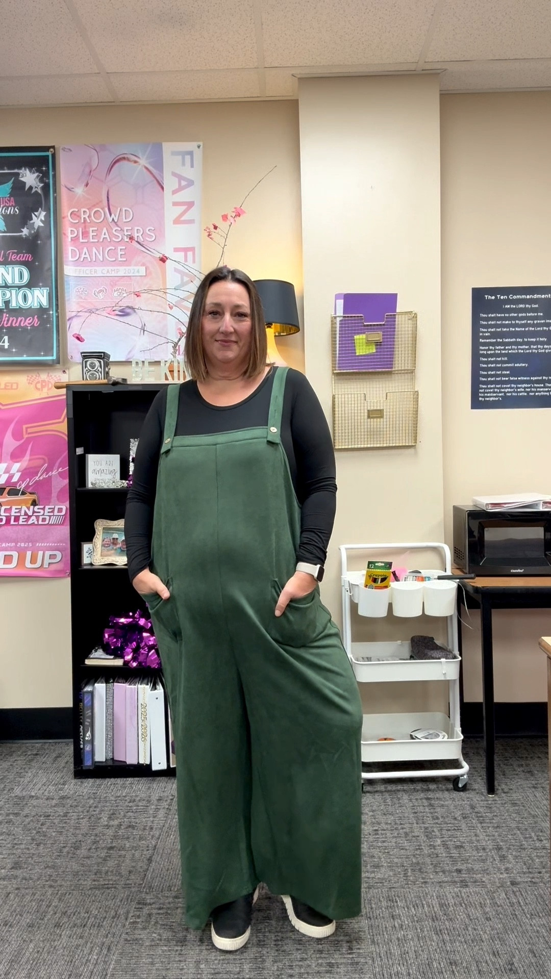 Serving looks (and apparently lattes according to my students) in the cutest @bloomchicofficial jumpsuit ☕️😂

Bloomchic jumpsuit size 18
Bodysuit XL


#LTKStyleTip #LTKPlusSize #LTKWorkwear