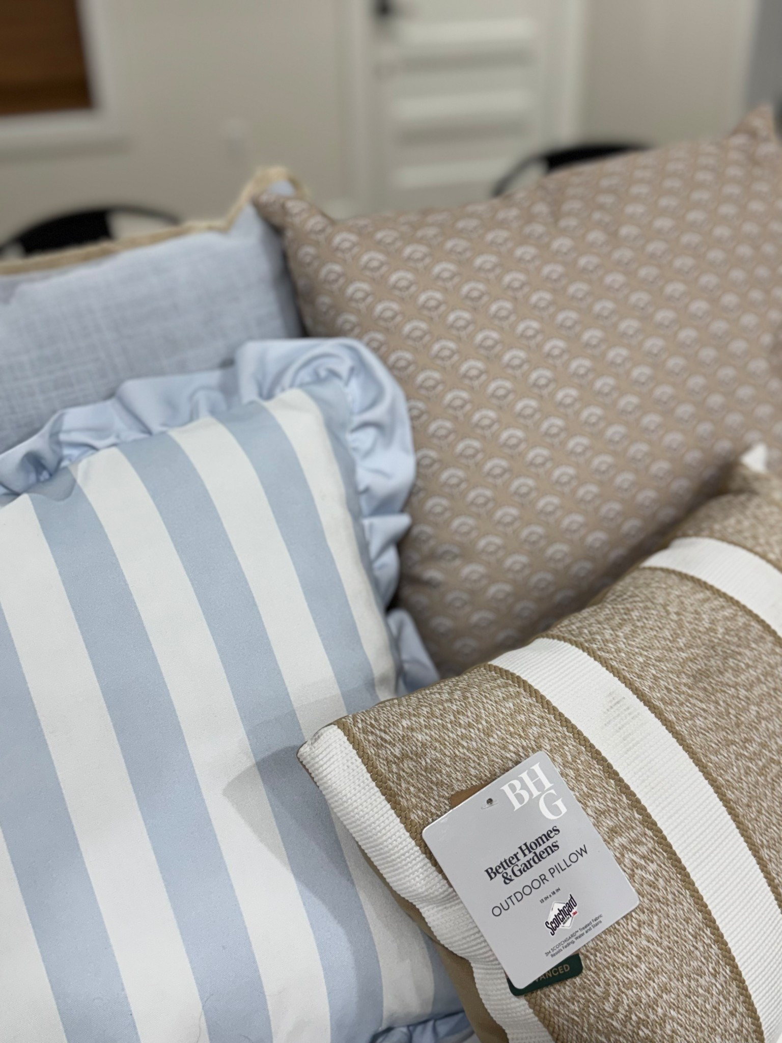 Walmart pillows were on point today!🤩

#LTKSeasonal #LTKHome #LTKSaleAlert