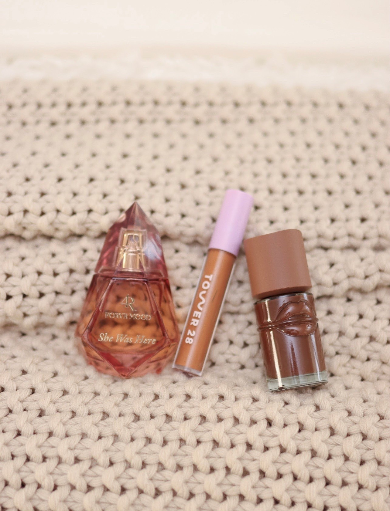#sephorapartner Here are 3 of my favs from Sephora, packing these for my next trip, because I want full coverage foundation and concealer annnnnnnnnd a bomb, black-owned fragrance! @sephora Sign up for the FREE Beauty Insider Program to access Same Day Delivery or you can Buy Online and Pick Up In Store.