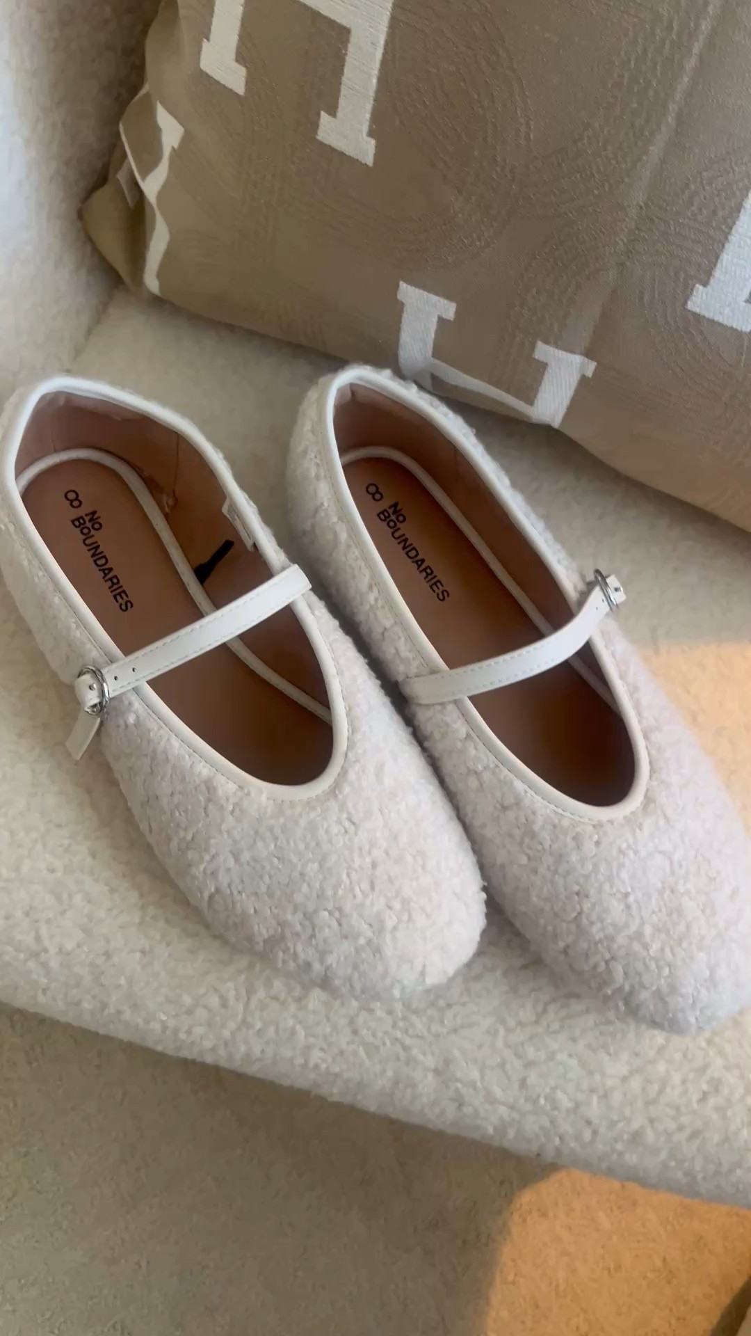  ✨Tap the bell, save and ❤️ for over 40 fashion, midlife style, midsize fashion and luxury looks for less. 

Celine  look for less $25 for Sherling flats.

👑"Helping you look good, feel good!" - Lindsey Denver

Over 40 fashion, over 50 style, midlife style, midsize fashion, Gen X style, body confidence, perimenopause style, mom outfits, over 45 style, over 50 

Follow my LTK @Over40andmidlife on the @shop.LTK app to view this post and get my exclusive app-only content!

#liketkit #LTKOver40 #LTKFindsUnder50 #LTKMidsize
@shop.ltk
https://liketk.it/5K2NQ