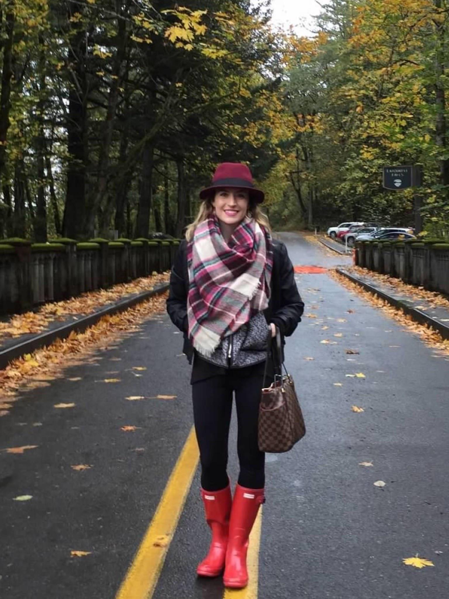 Fall outfit 🍂

Scarves are boots are the easiest accessories for fall and winter outfits. 

#everypiecefits

Fall style
Rain boots
Hunter boots
Red boots 
Scarf
Blanket scarf
Travel outfit
Leggings
Casual outfit 

#LTKStyleTip #LTKOver40 #LTKTravel