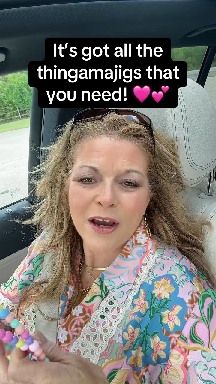 This phone charger is so pretty and so fun!! love it! And it has all the thingamajigs! #phonecharger #affordablegifts #stockingstufferideas

#LTKdayinmylife #LTKSeasonal