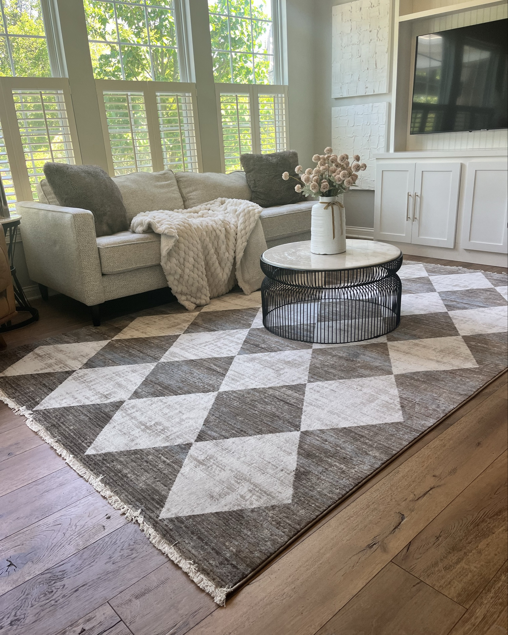 nuLOOM Meline Plaid 7x10 Area Rug for Living Room Bedroom Dining Room Kitchen, Beige/Ivory

#LTKHome