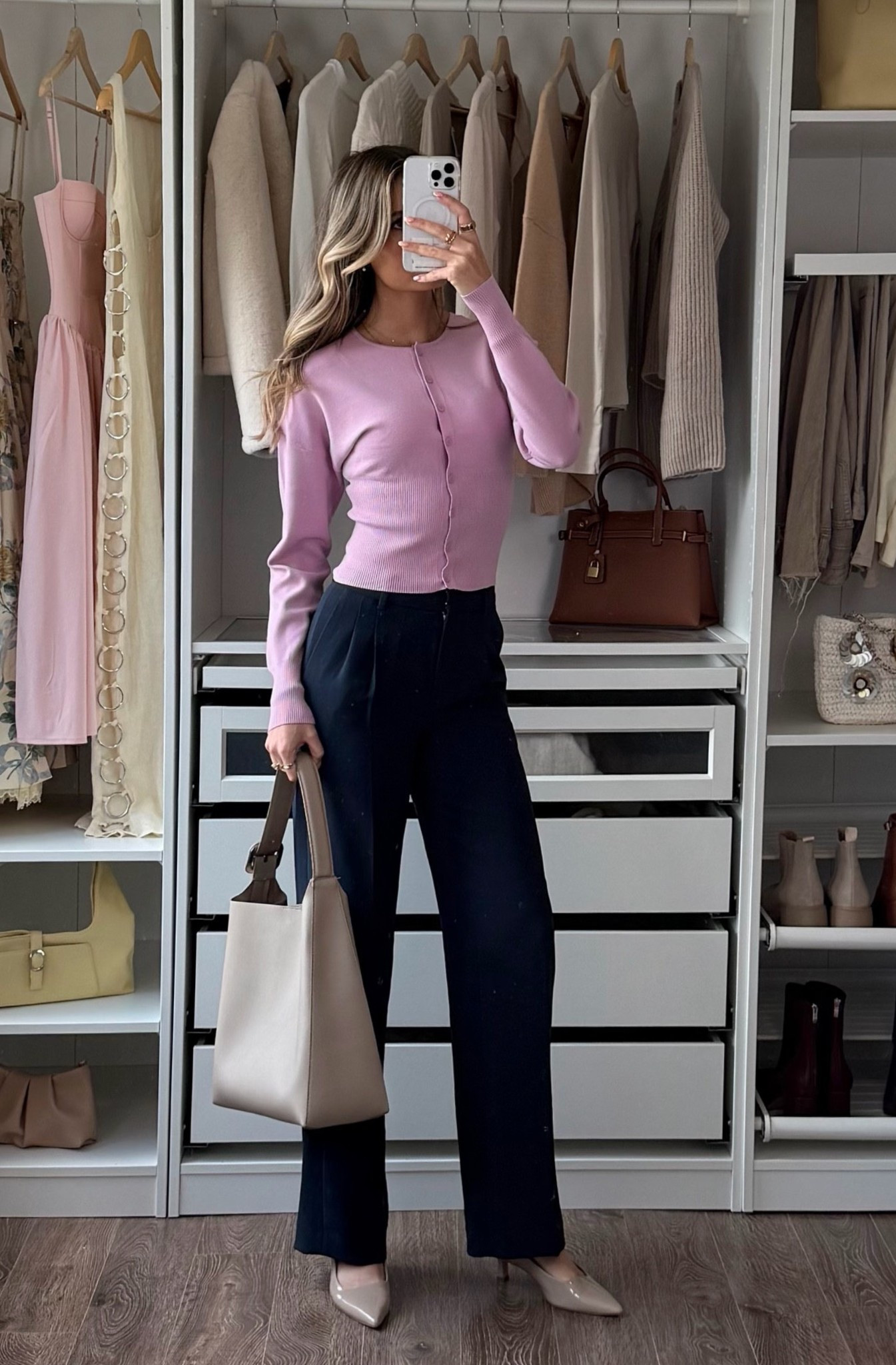 @Aritzia corporate business casual outfit

#LTKWorkwear