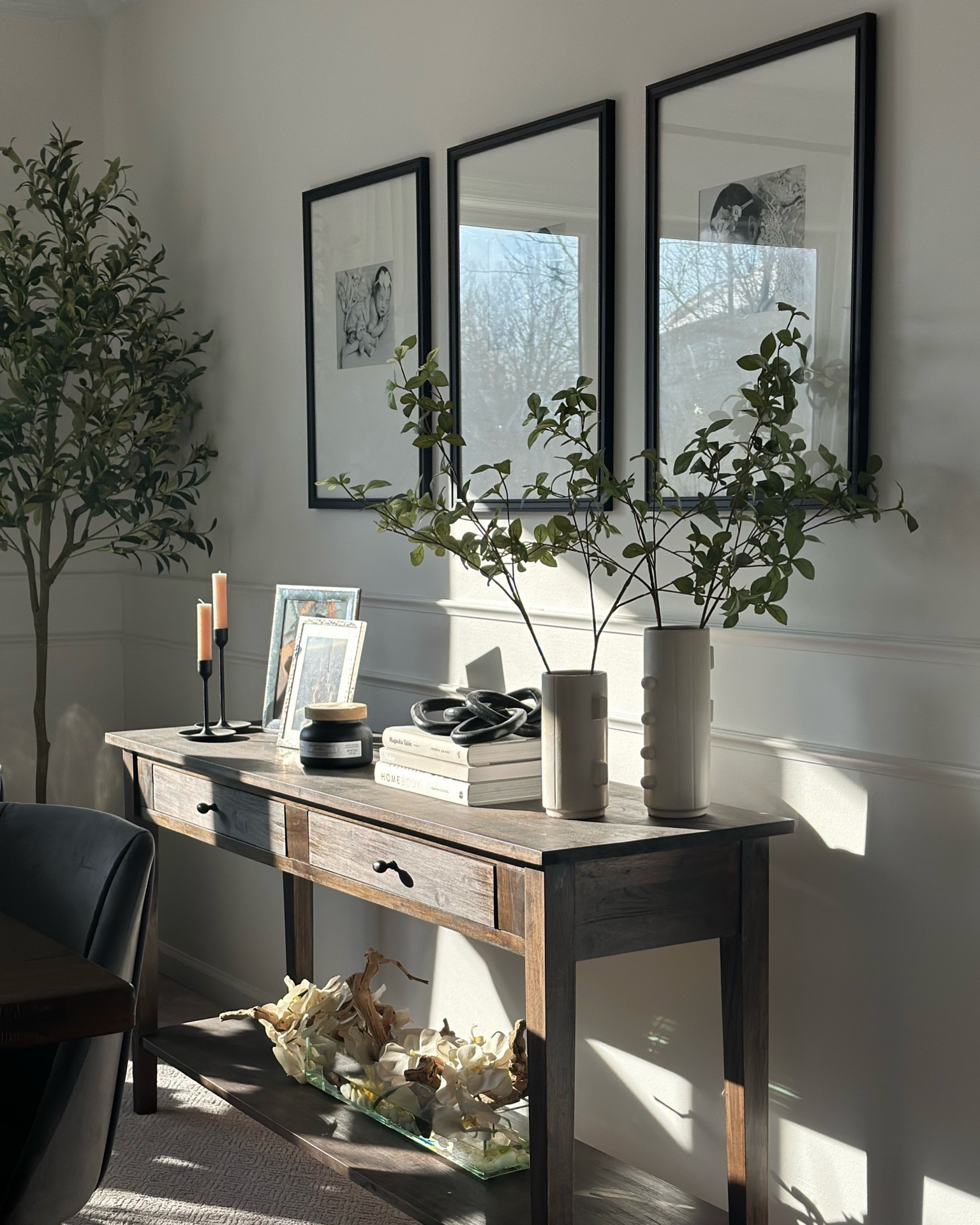When the right light hits my dining room! Can’t stop looking at it 🤎 neutral colors all the way 


#LTKHome