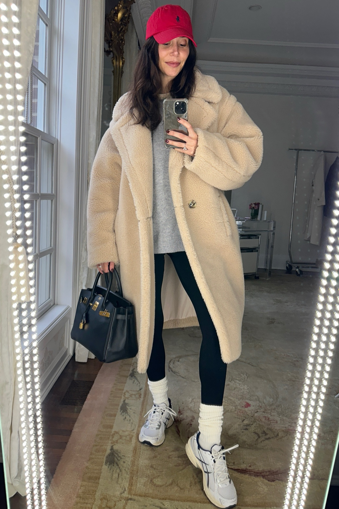 Cozy teddy bear chic 🧸🤎 

#LTKSeasonal #LTKBeauty #LTKStyleTip