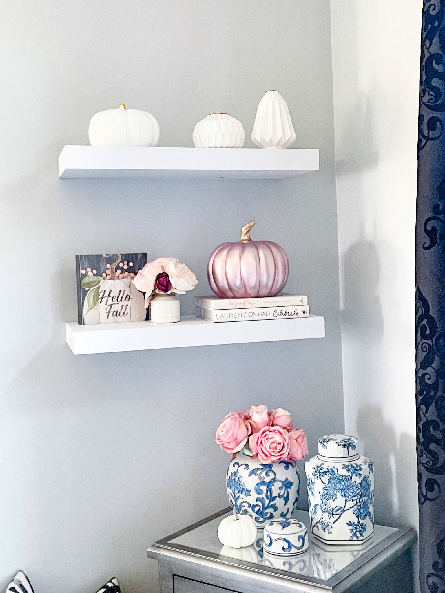 Shelfie, fall decor, books

#LTKstyletip #LTKSeasonal #LTKhome