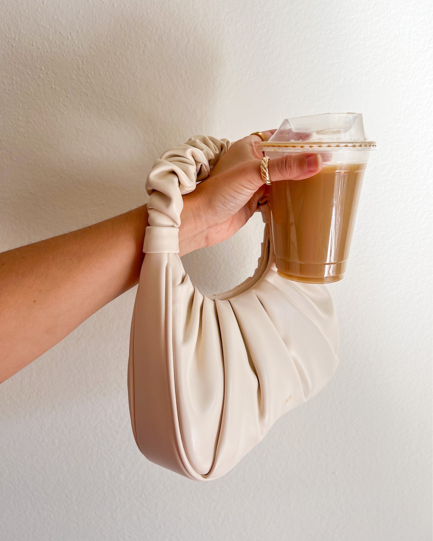 There’s a lightning deal on Amazon, 20% of the Gabbi bag!! Run, don’t walk 🤍

#LTKitbag #LTKunder50 #LTKSeasonal