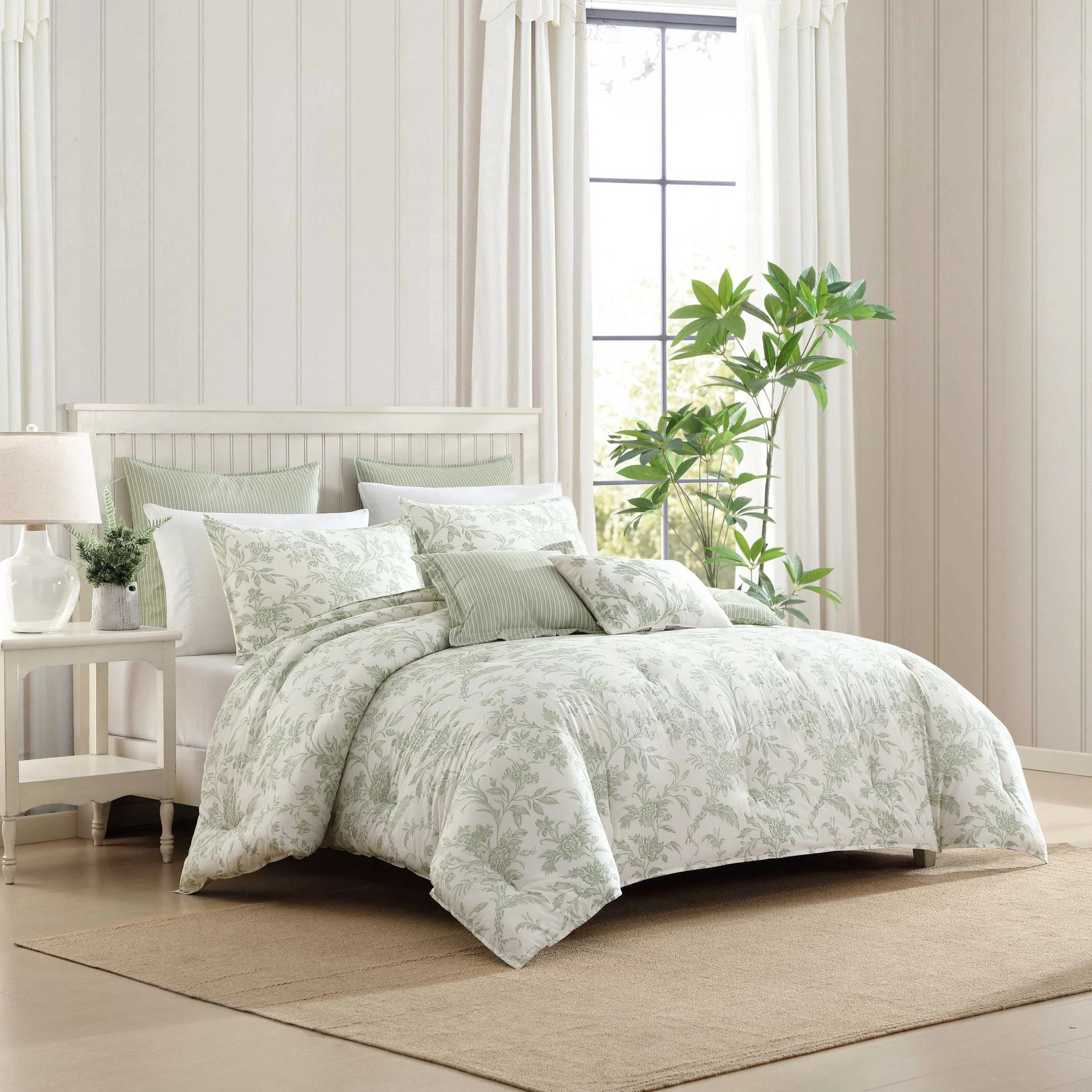 Laura Ashley Natalie Green Cotton Bonus Duvet Cover Set | Wayfair North America