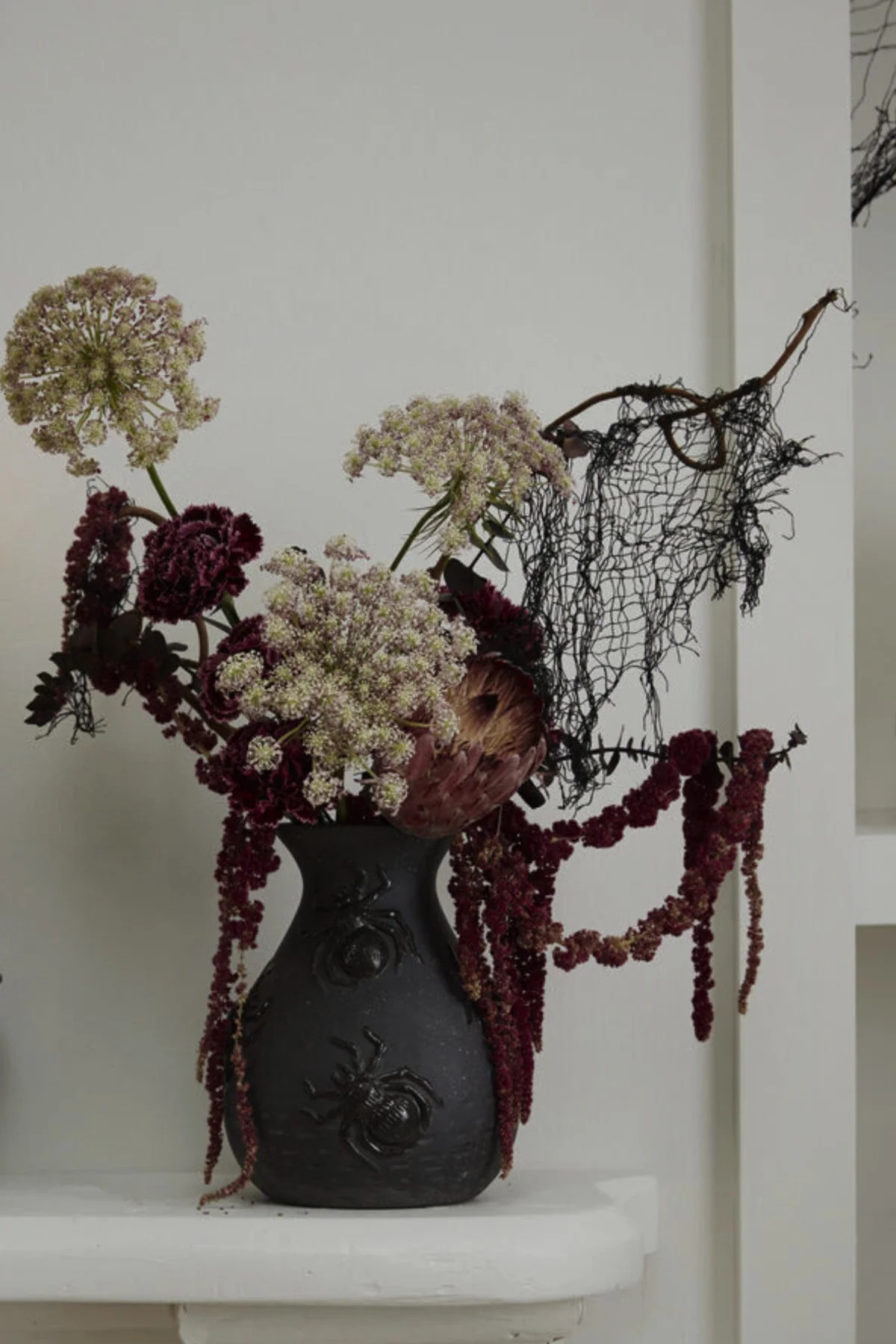 Spider Vase - Matte Black | THELIFESTYLEDCO