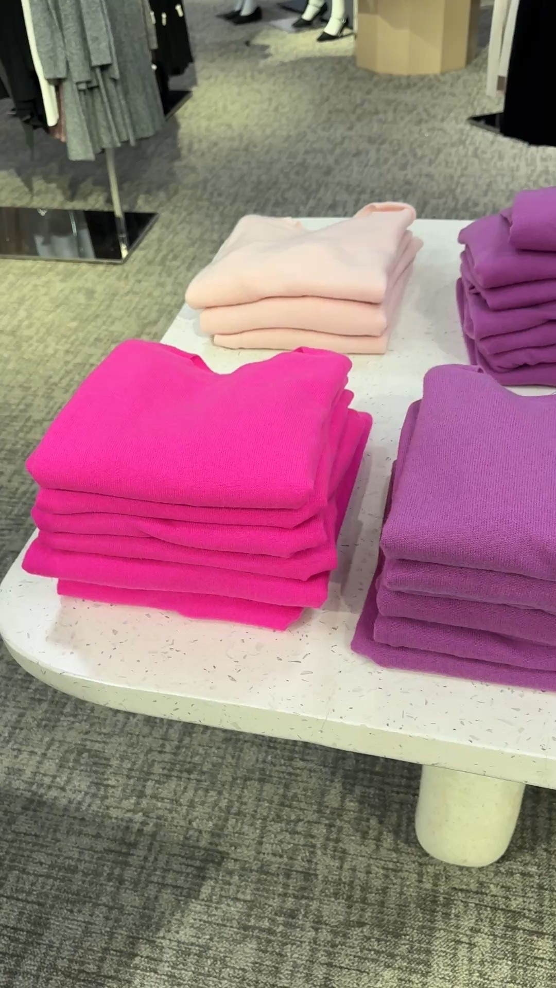 How pretty are these cashmere sweaters?! They’re so soft & come in a ton of colors… they’re also on sale for under $100! Add a fun ornament, winter hat, or piece of jewelry for your $100 gift limit list! 

#LTKHoliday #LTKGiftGuide #LTKSaleAlert