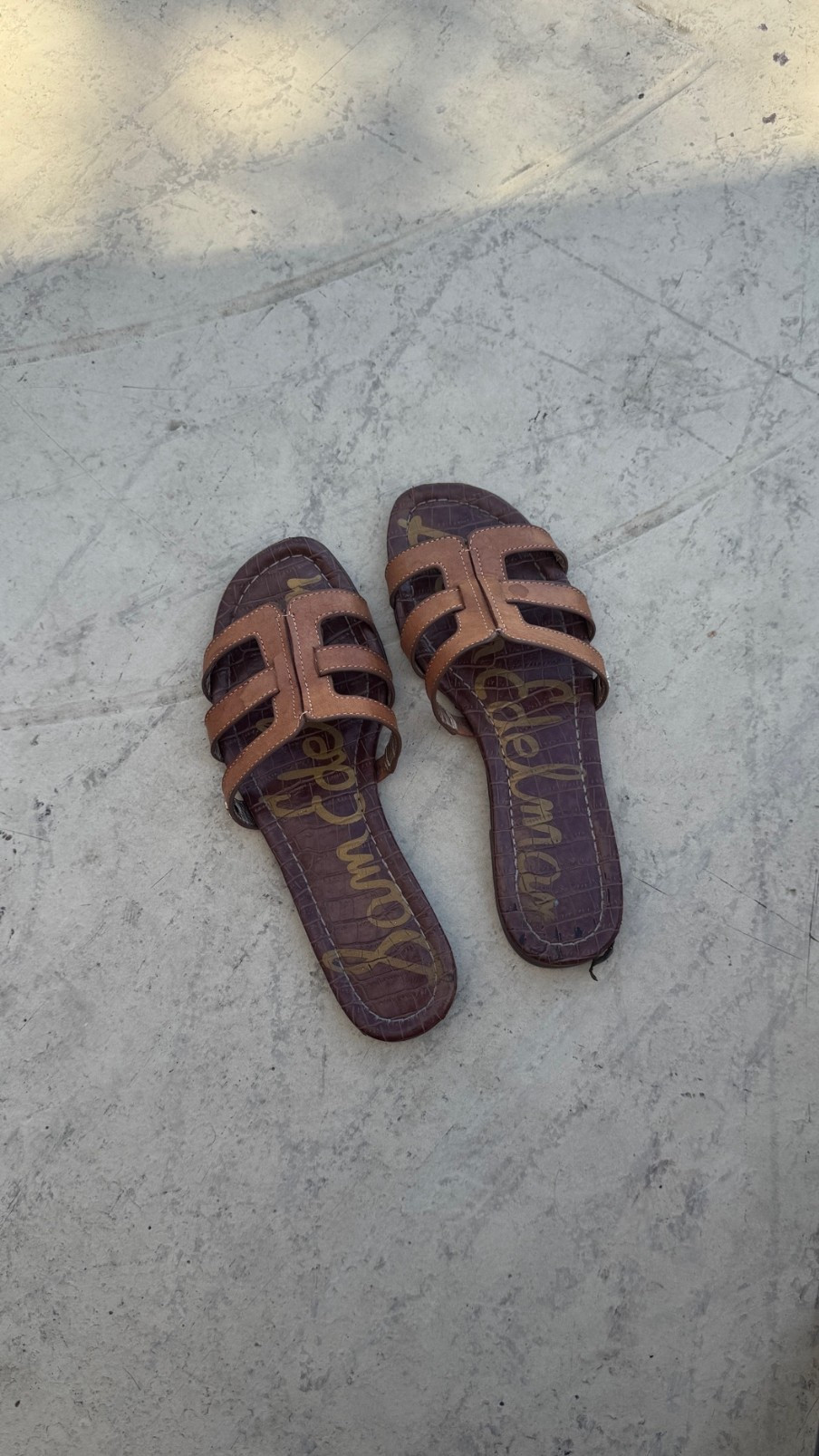 These will forever be my favorite summer sandals
I wear them to the pool, weekend, errands pretty much everyday. 

They do have a smaller toe bed so be sure to size up appropriately 

Come in leather, raffia, and jelly sandal options

 #sandals #pool #beach

#LTKSeasonal #LTKSwim #LTKootd