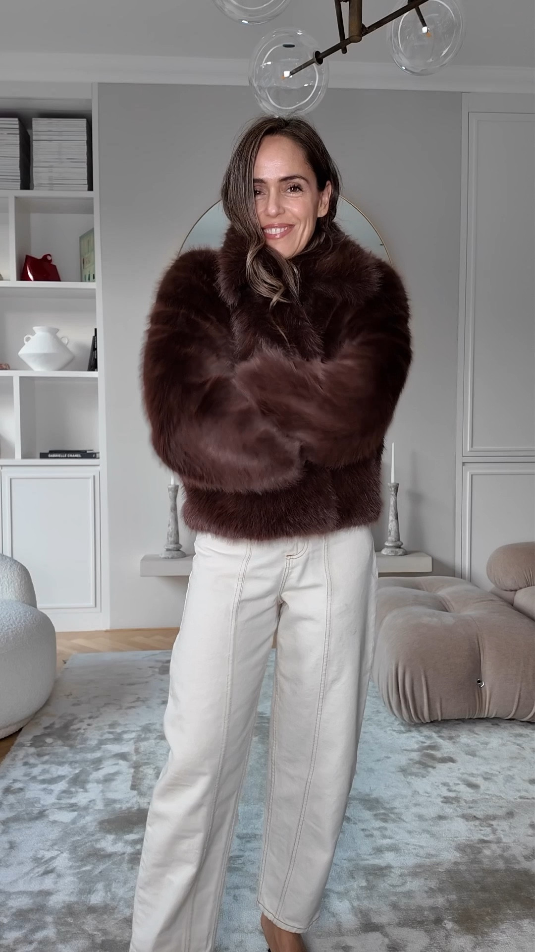 Cream balloon jeans and chocolate faux fur coat 

#LTKwinter #LTKuk #LTKeurope